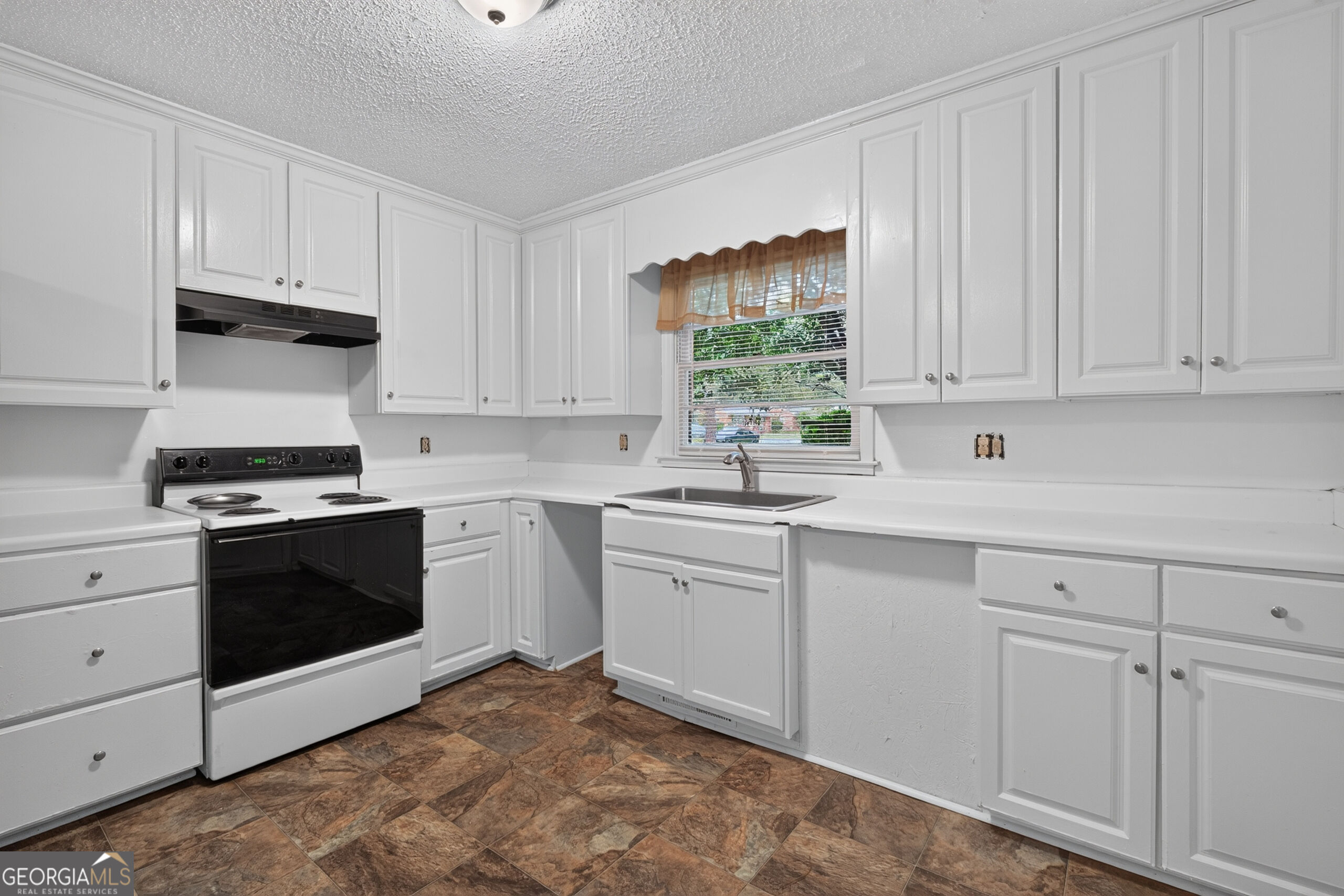 2557 Delano Drive Property Photo 17