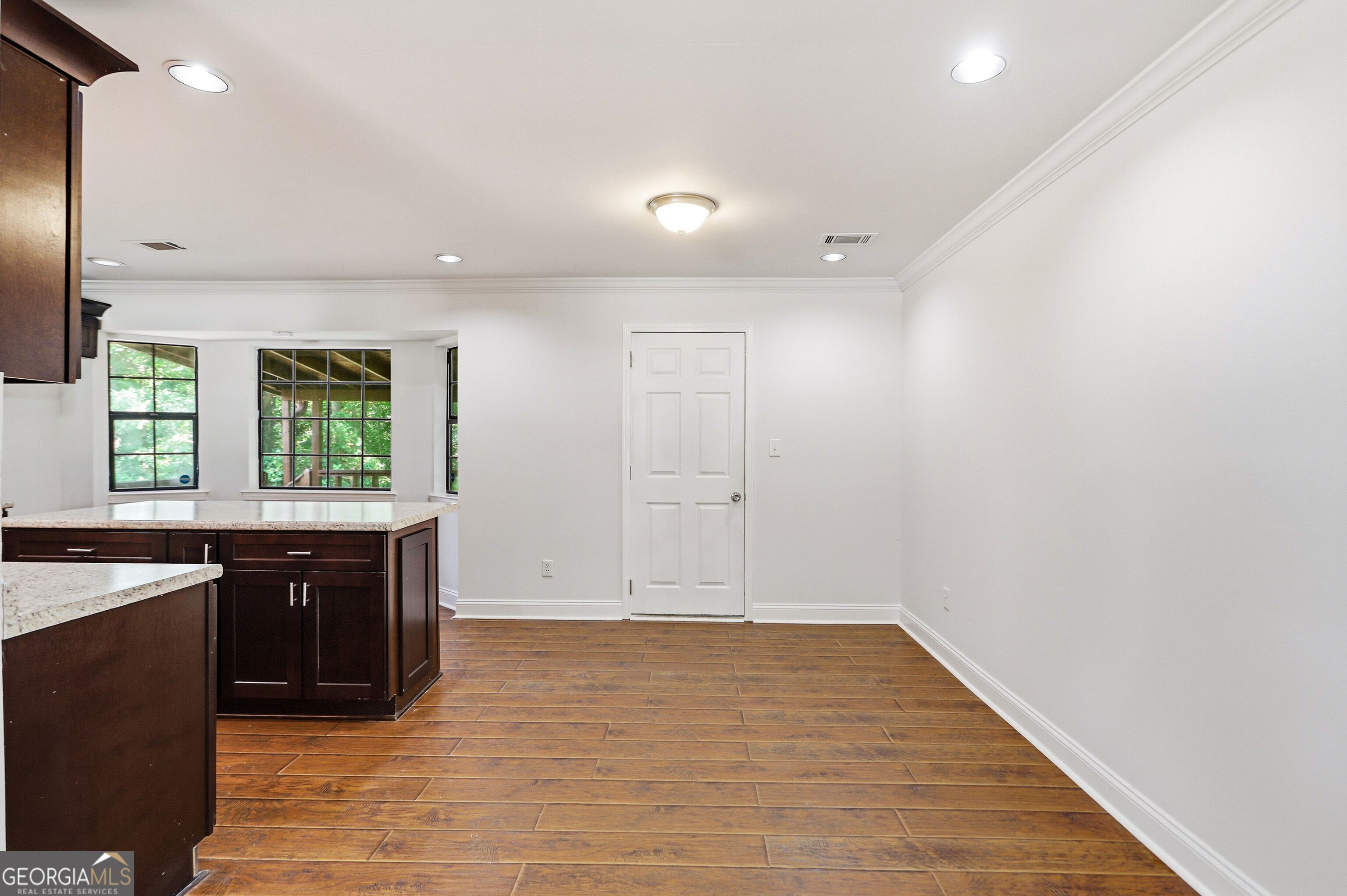 3772 Charlotte Drive Property Photo 9