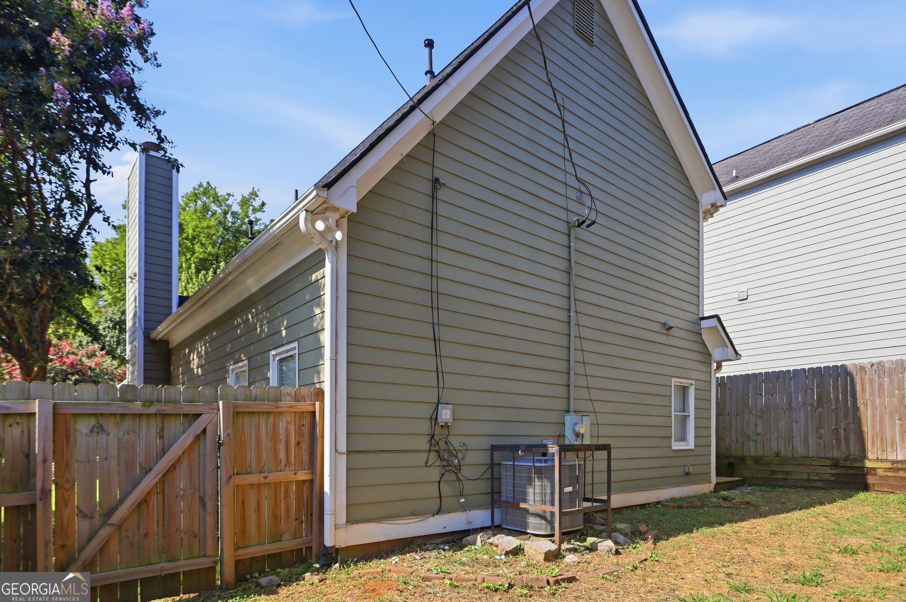 64 Bass Street Se Property Photo 5