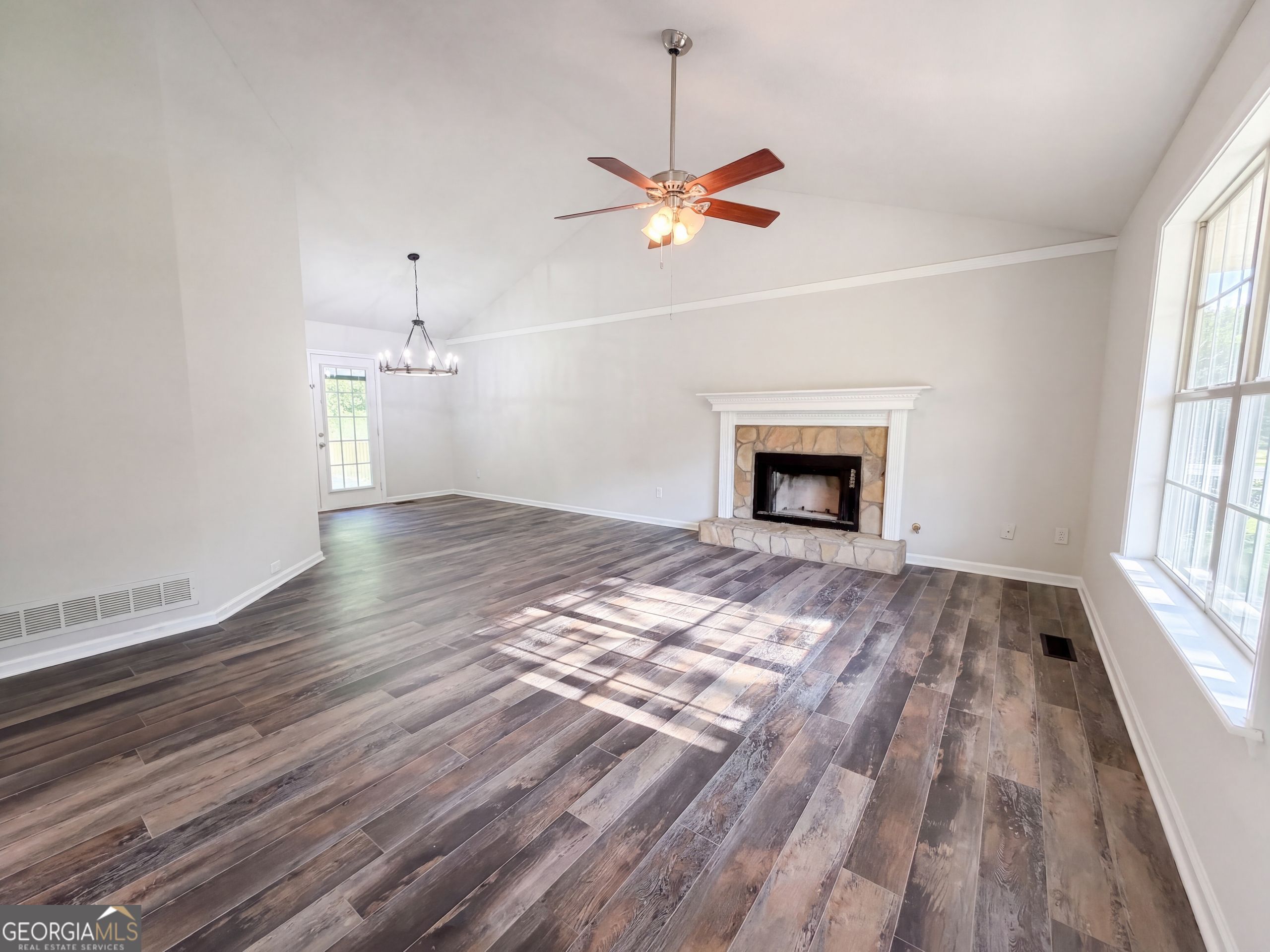 233 Temple Terrace Property Photo 7