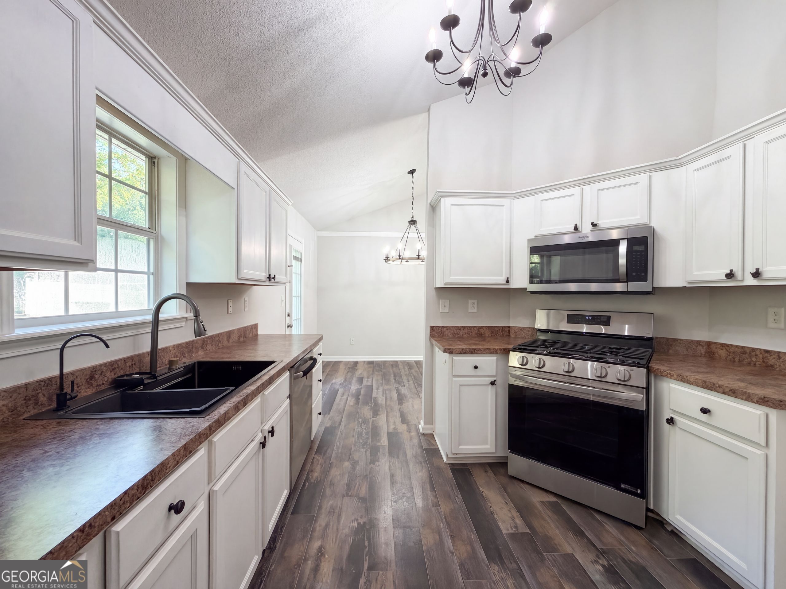 233 Temple Terrace Property Photo 9
