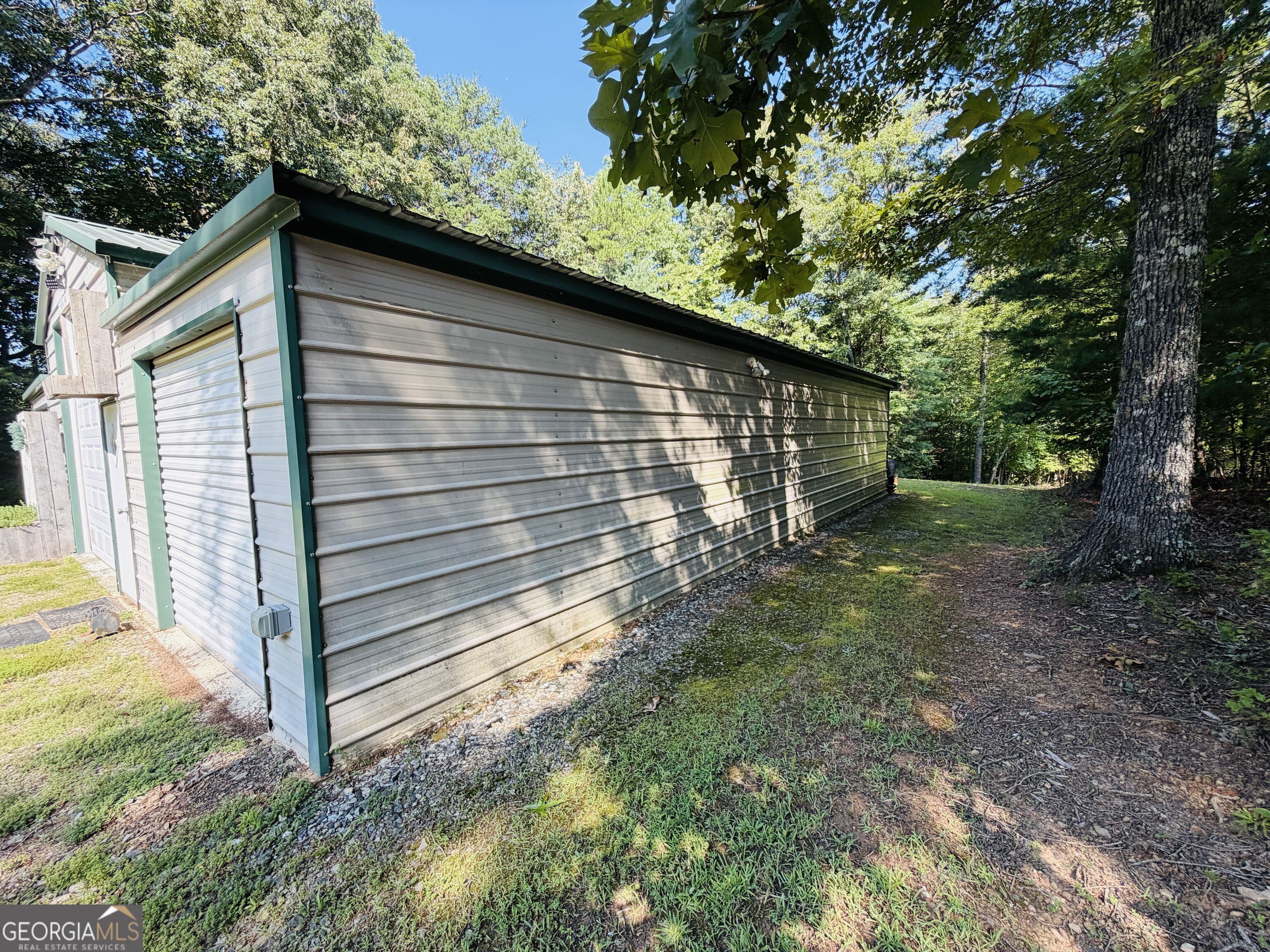 1533 John Smith Road E Property Photo 4