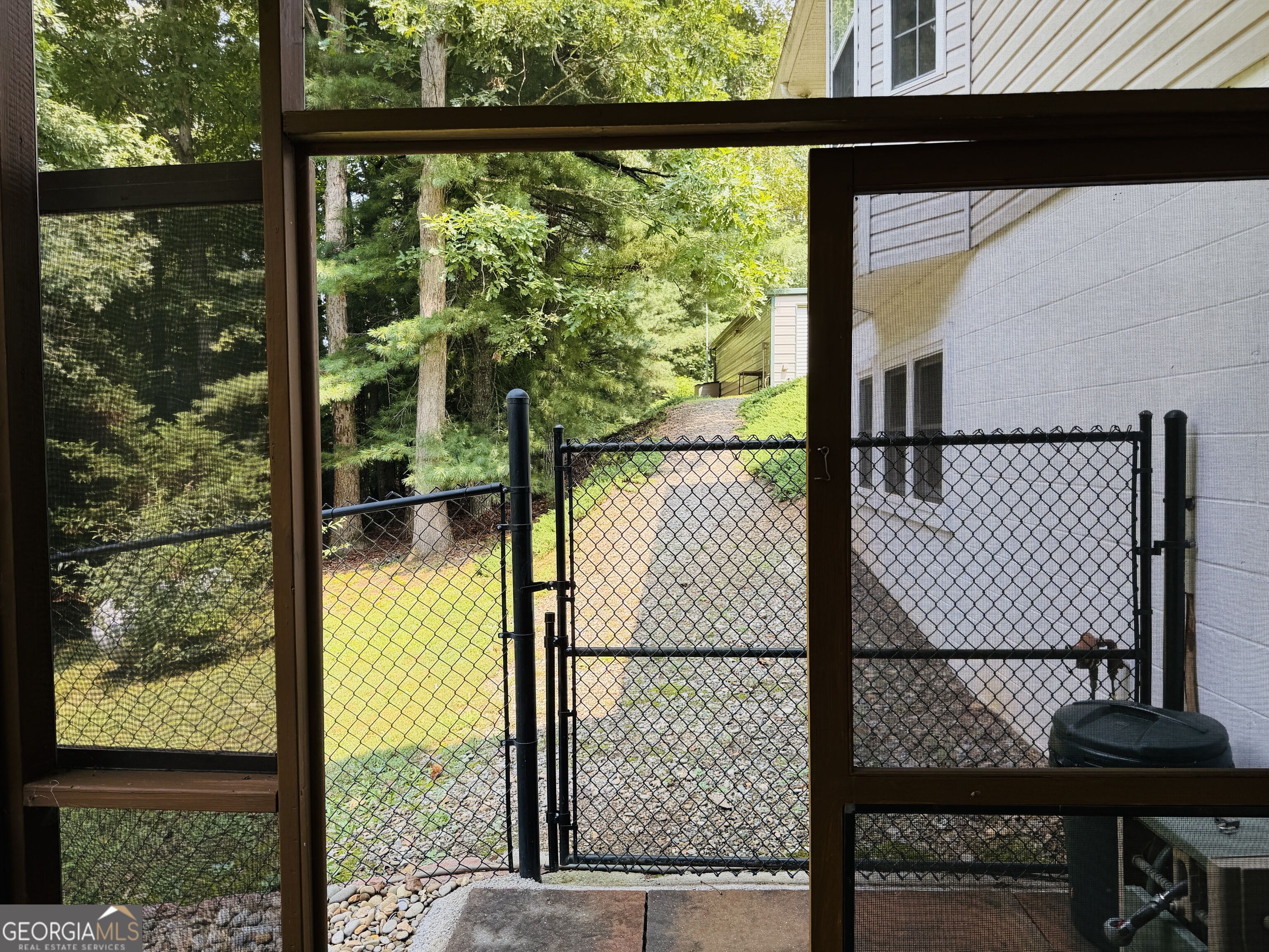 1533 John Smith Road E Property Photo 11