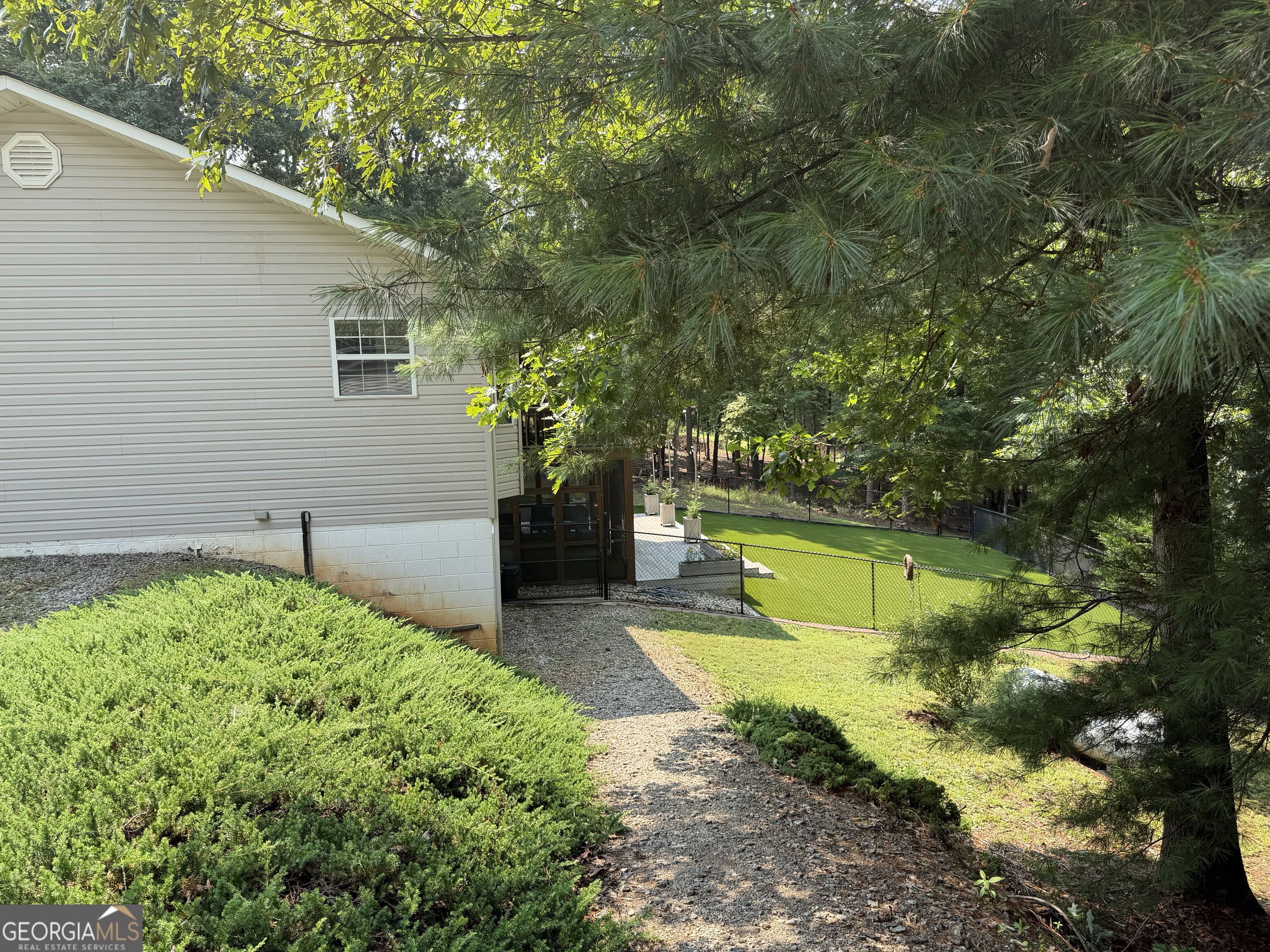 1533 John Smith Road E Property Photo 15
