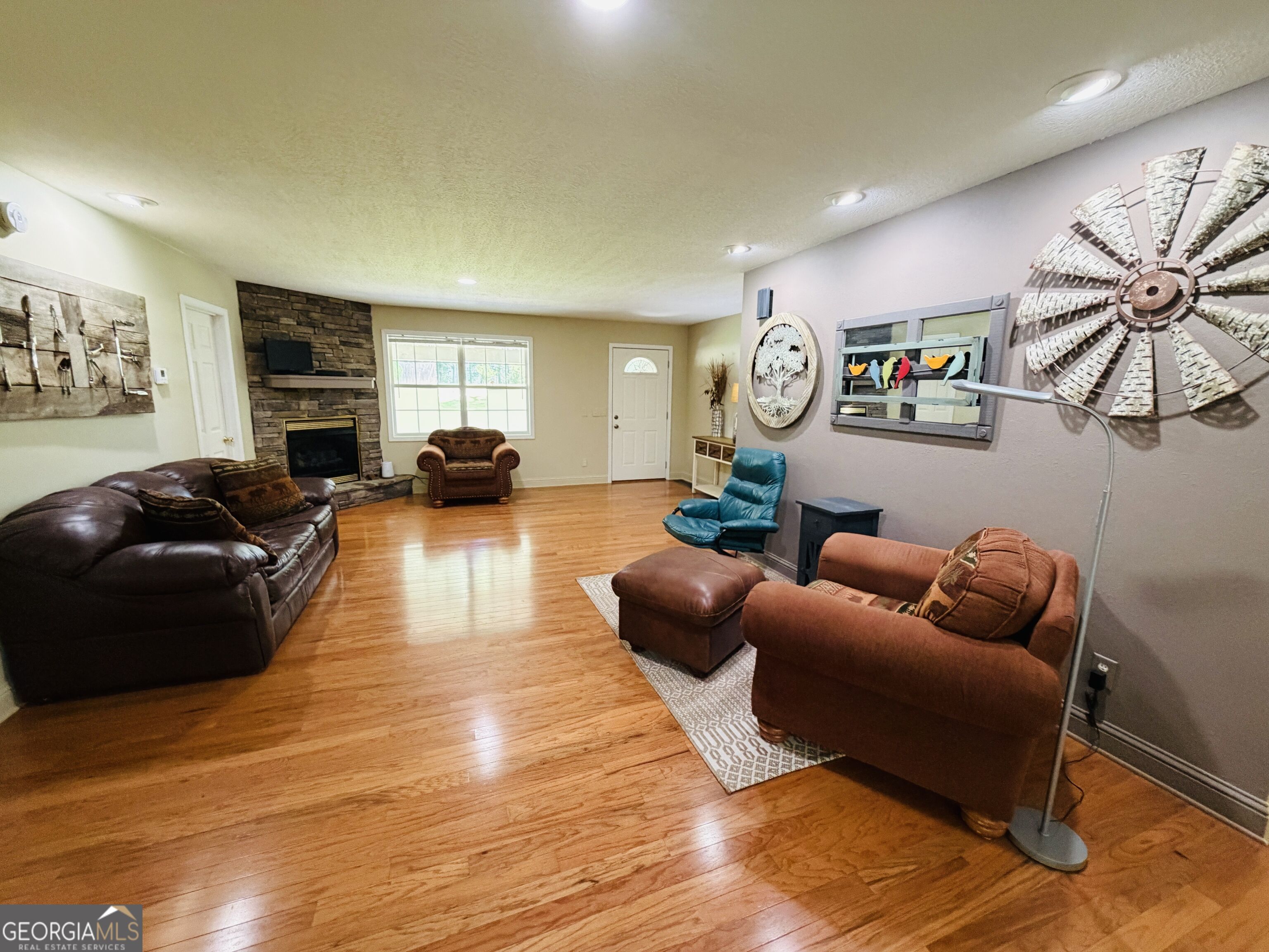 1533 John Smith Road E Property Photo 16