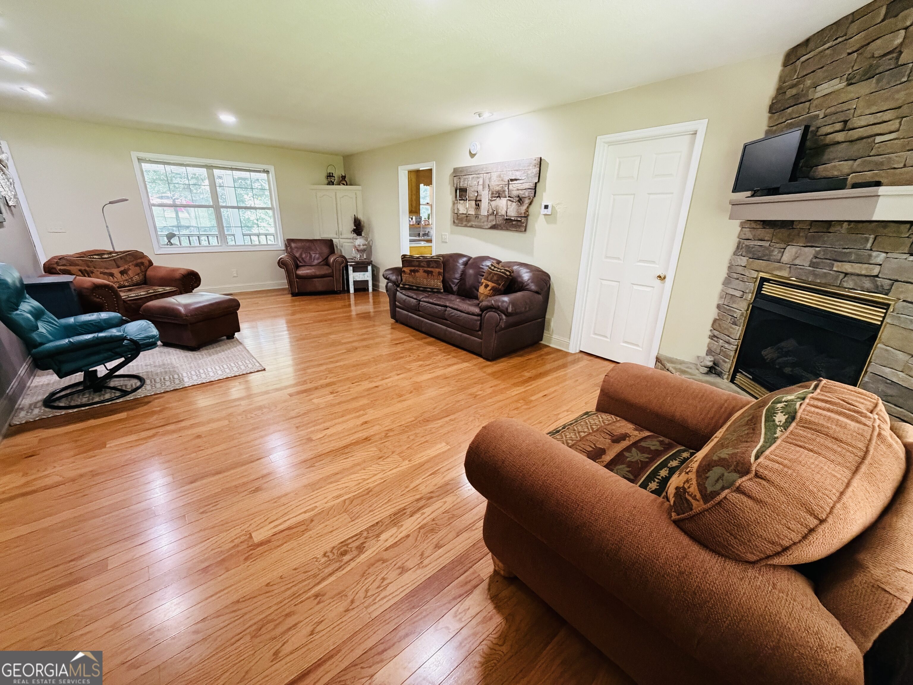 1533 John Smith Road E Property Photo 17