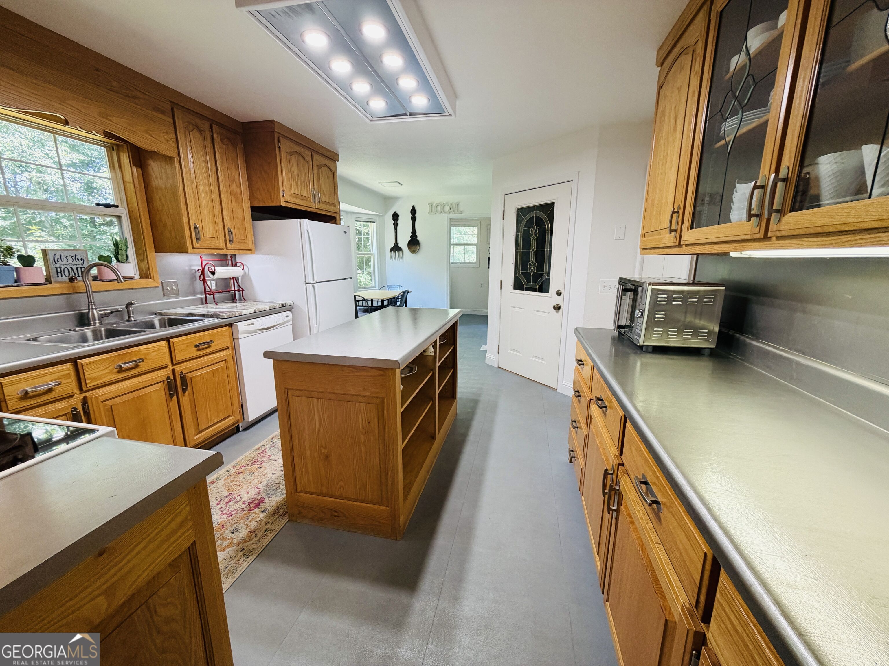 1533 John Smith Road E Property Photo 18