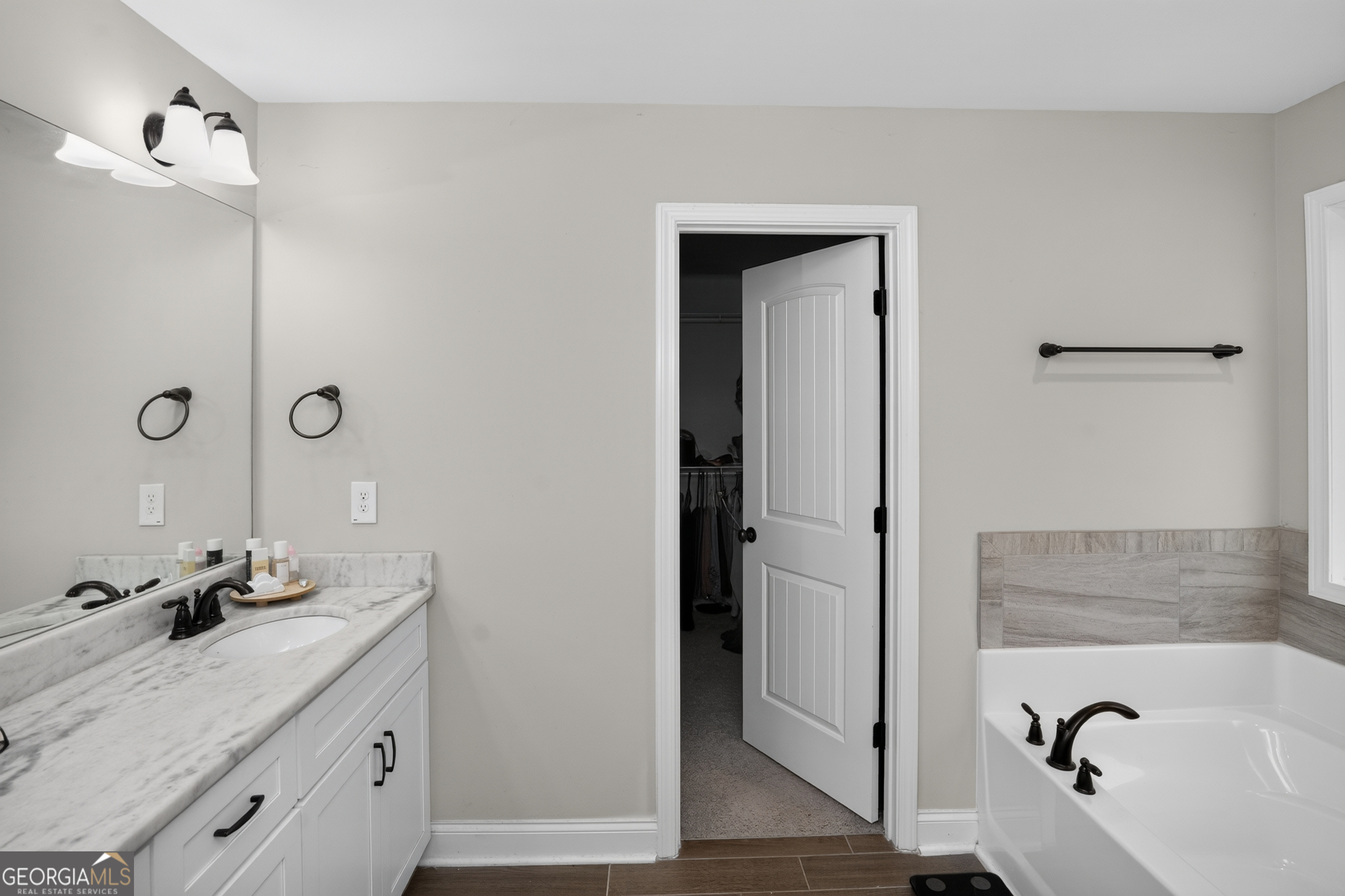 207 Dixon Circle Property Photo 43