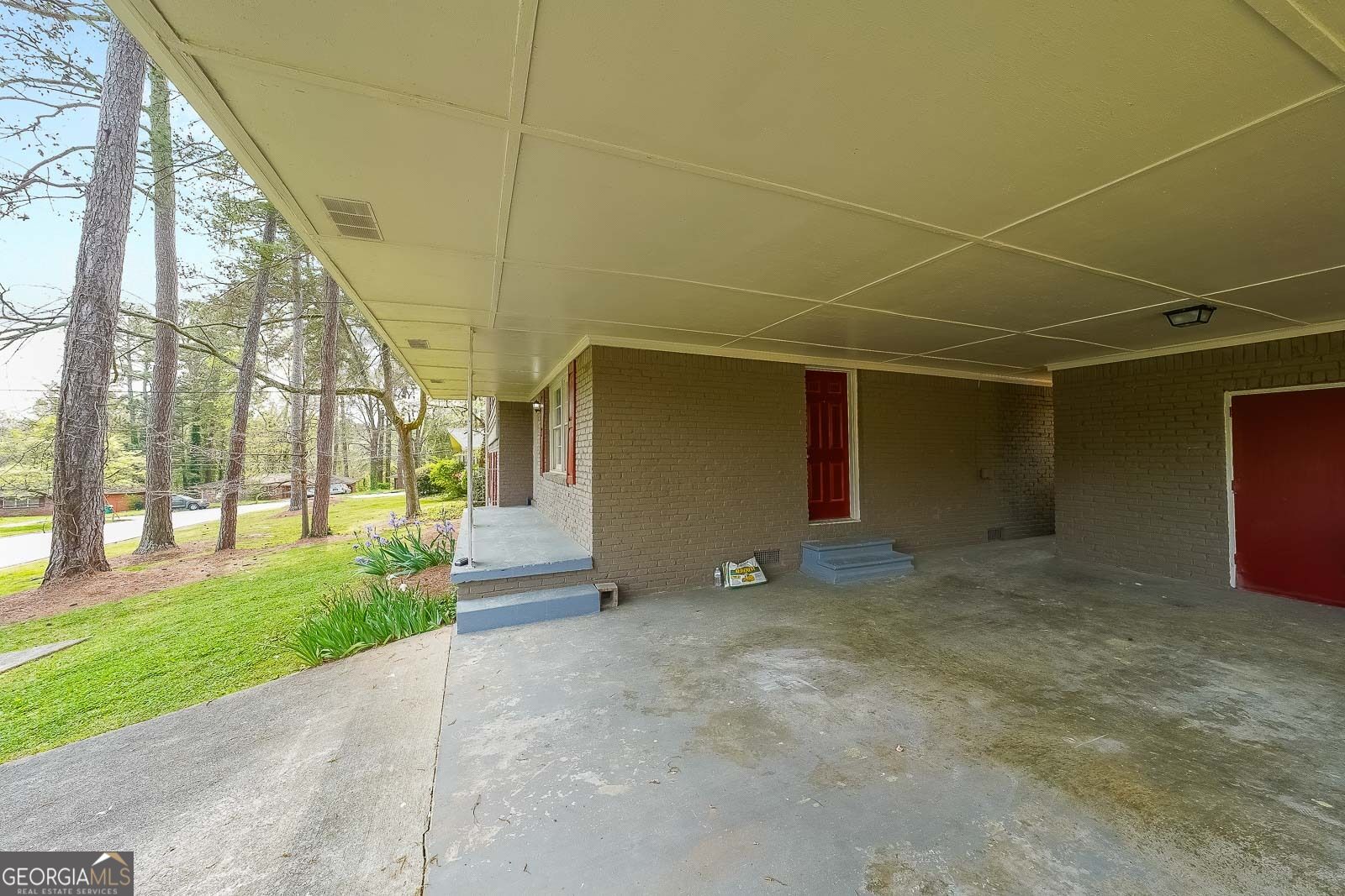 2757 Cavalier Drive Property Photo 2