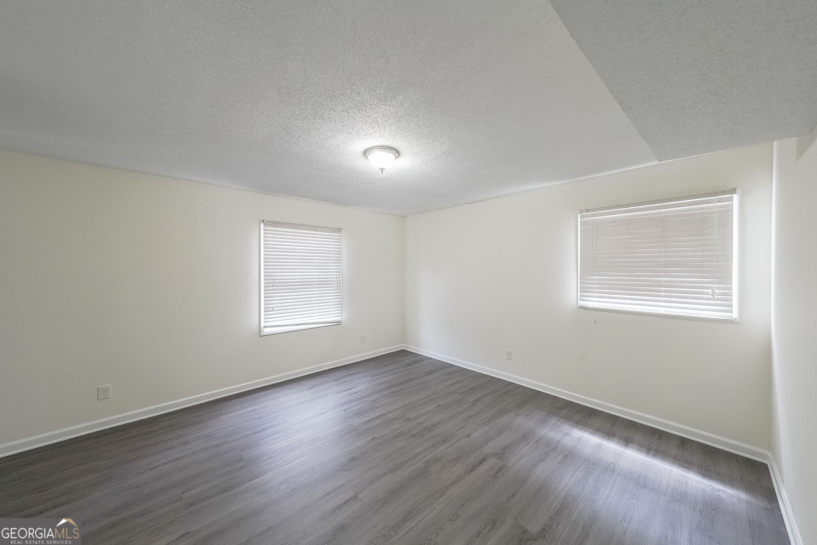 2757 Cavalier Drive Property Photo 25