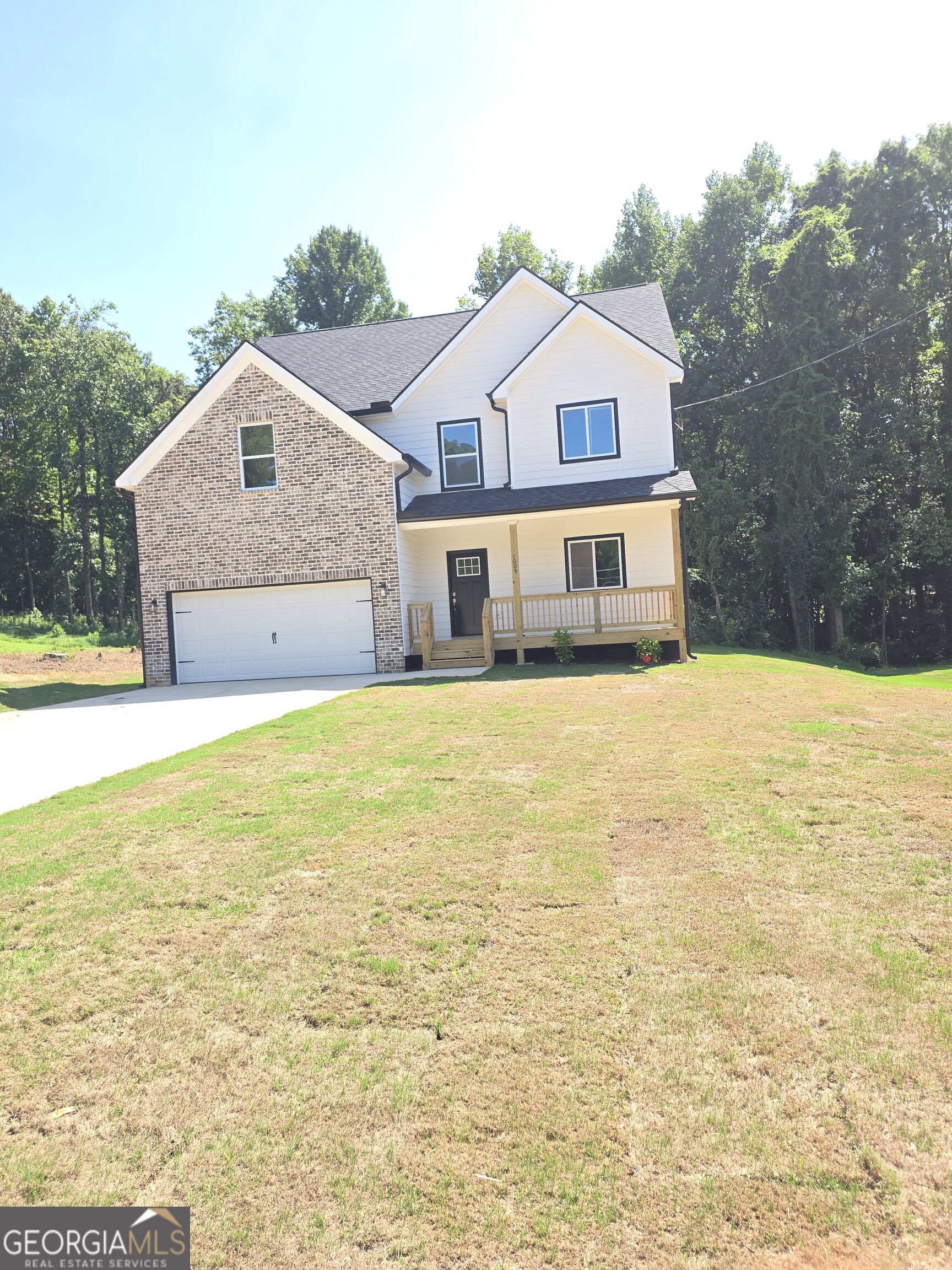 1009 S Gordon Road Property Photo 1
