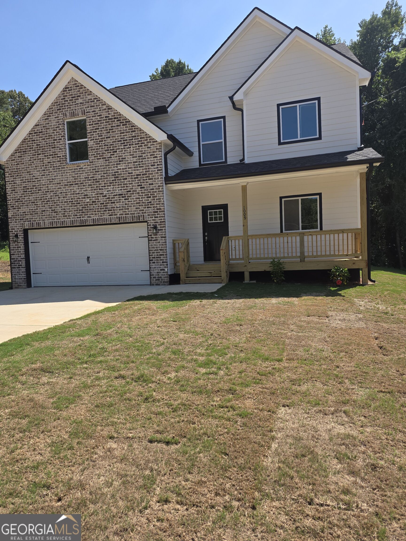 1009 S Gordon Road Property Photo 2