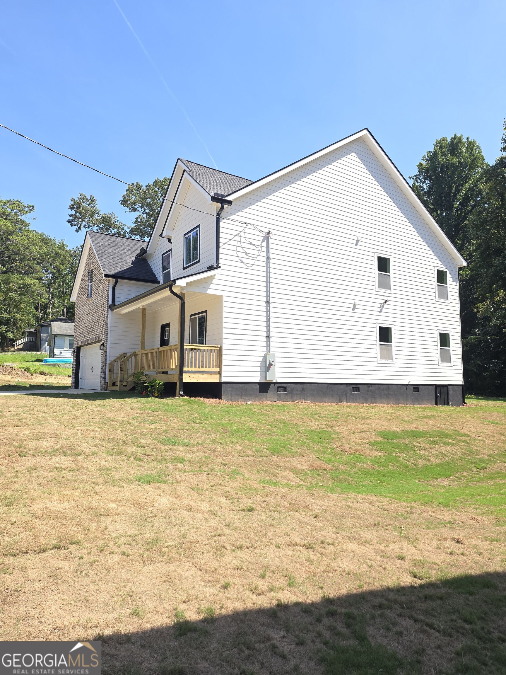 1009 S Gordon Road Property Photo 4