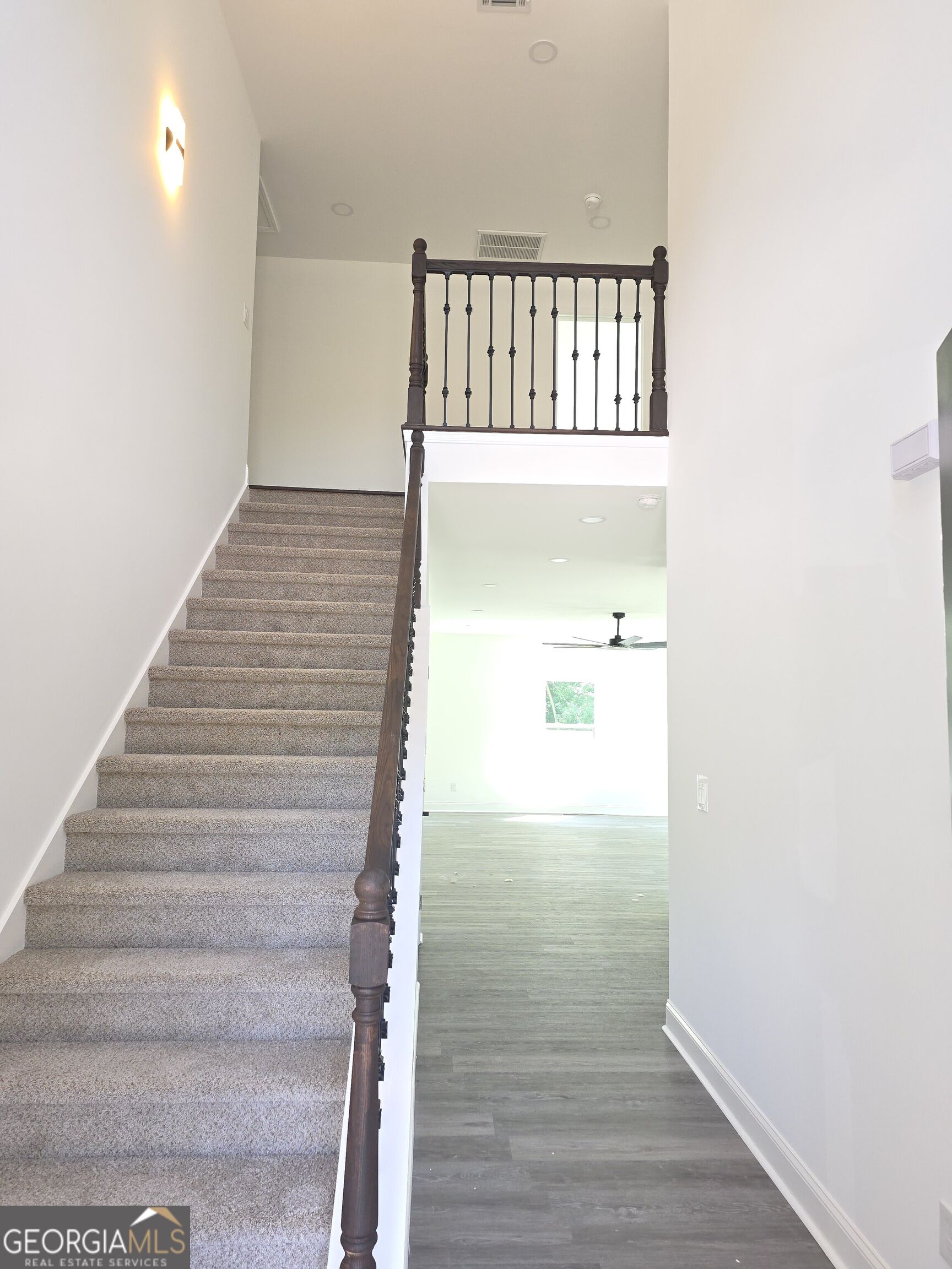 1009 S Gordon Road Property Photo 12