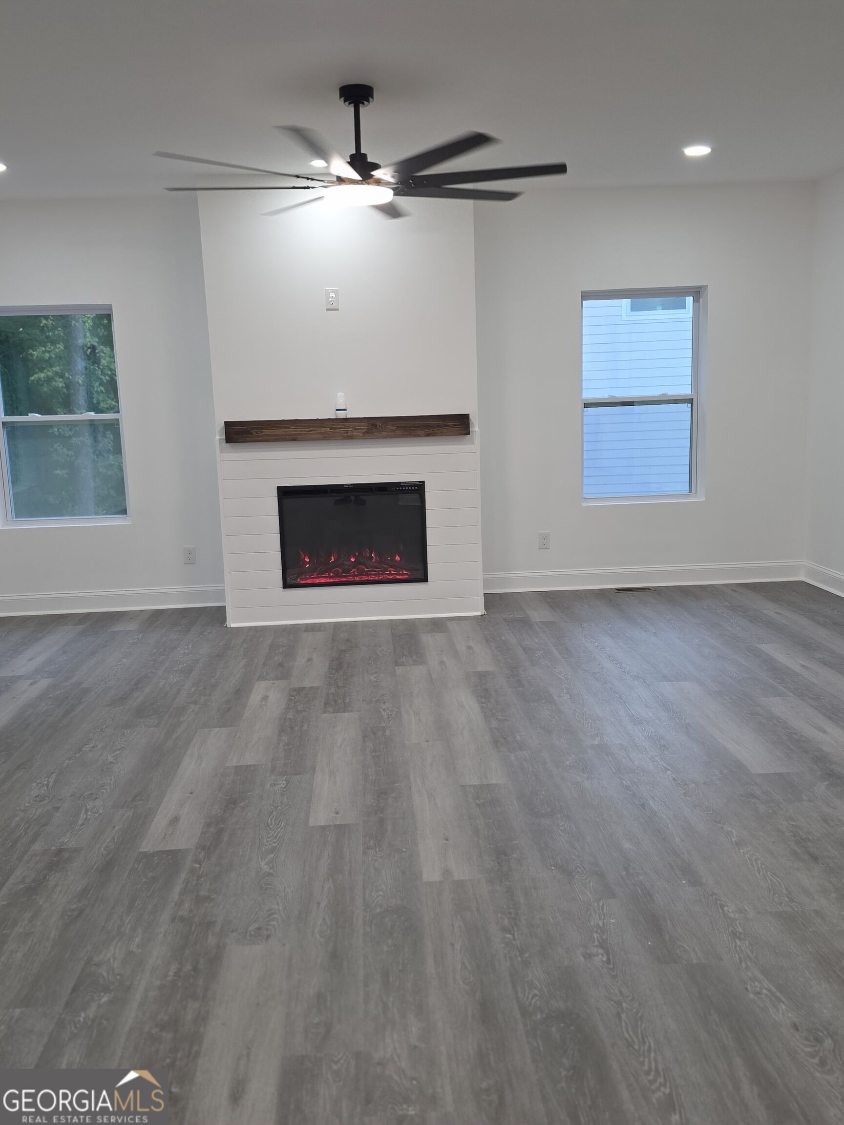 1009 S Gordon Road Property Photo 17