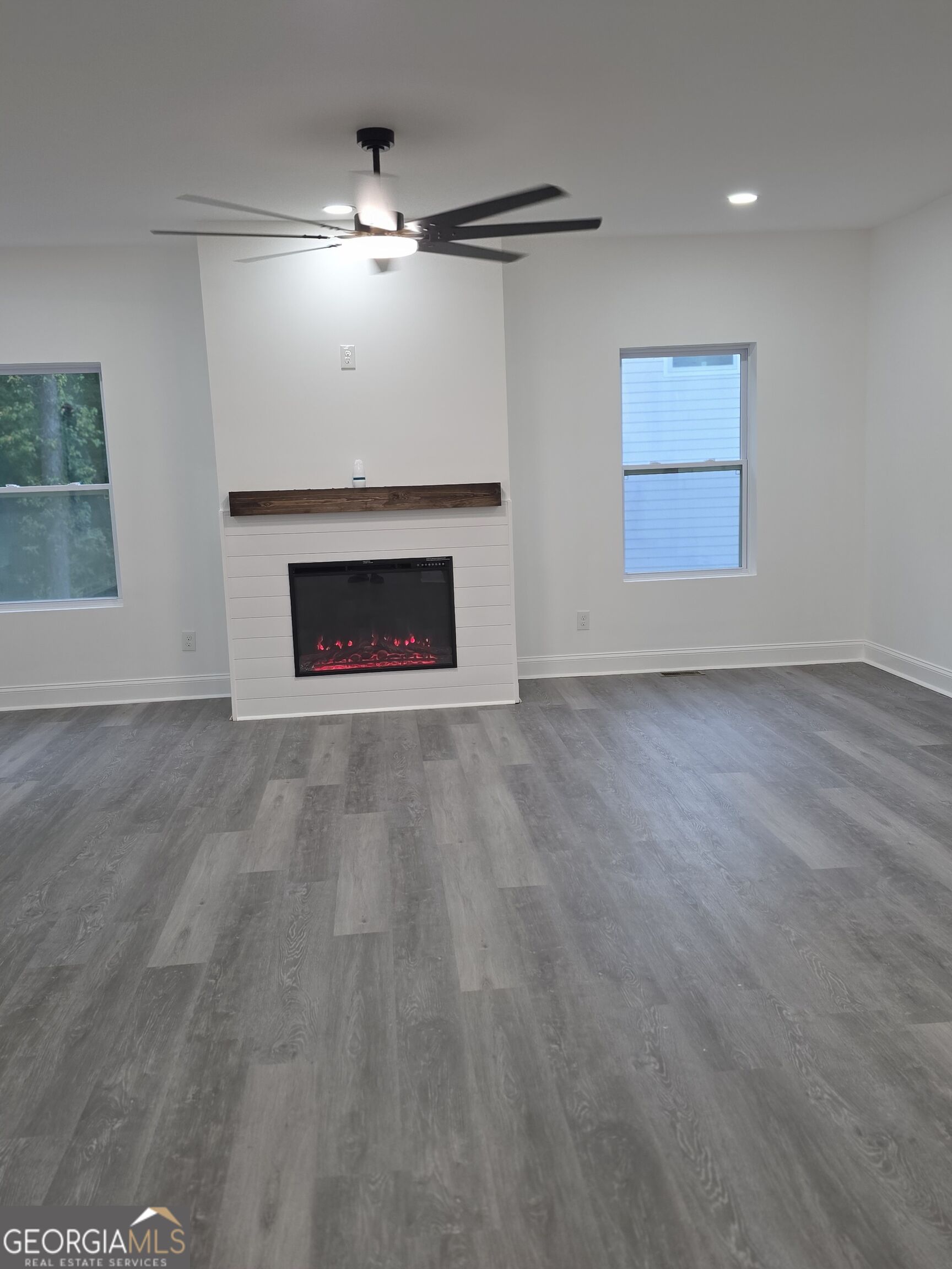 1009 S Gordon Road Property Photo 23