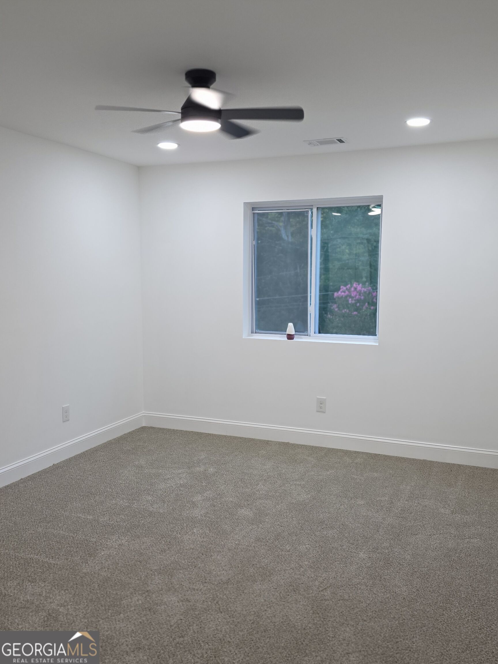 1009 S Gordon Road Property Photo 33