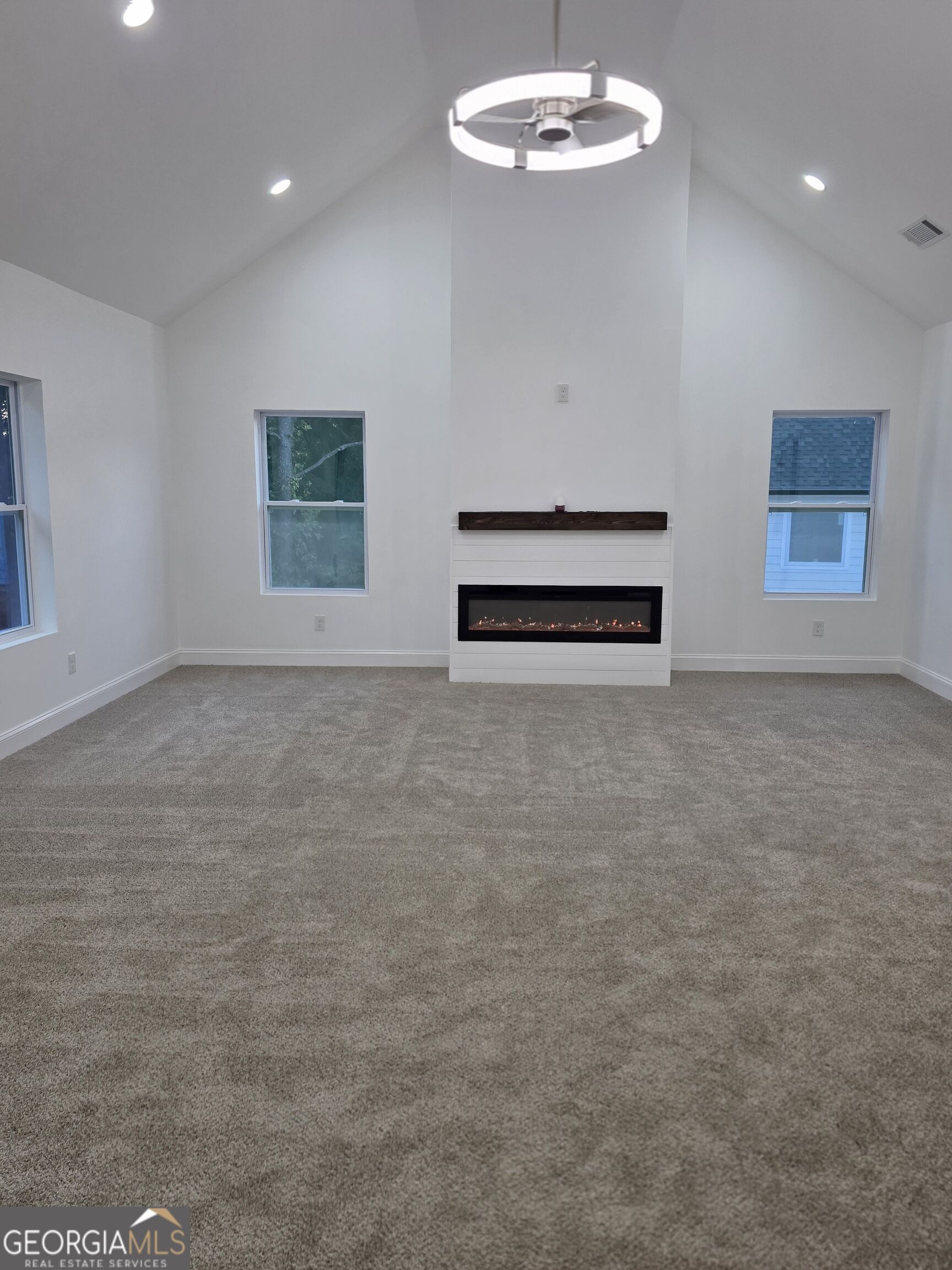 1009 S Gordon Road Property Photo 43