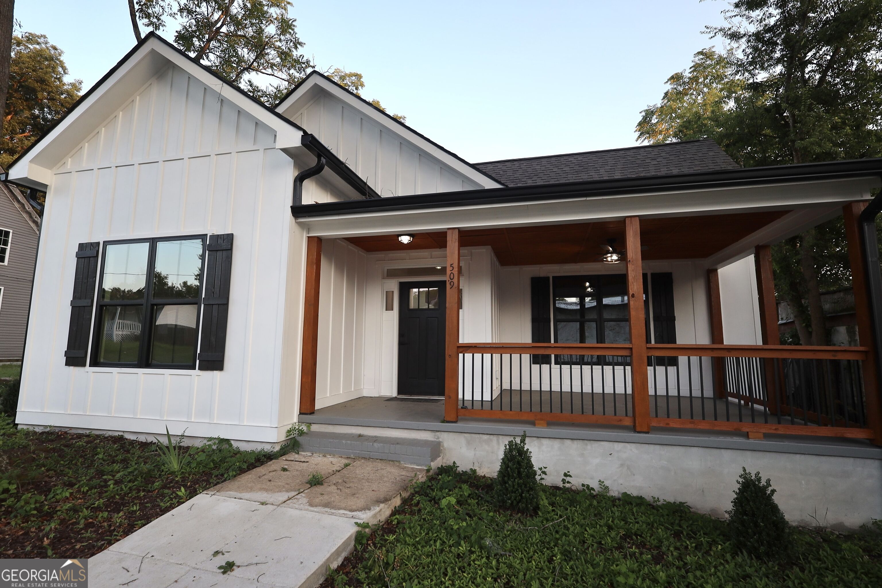 509 College Street Property Photo 1