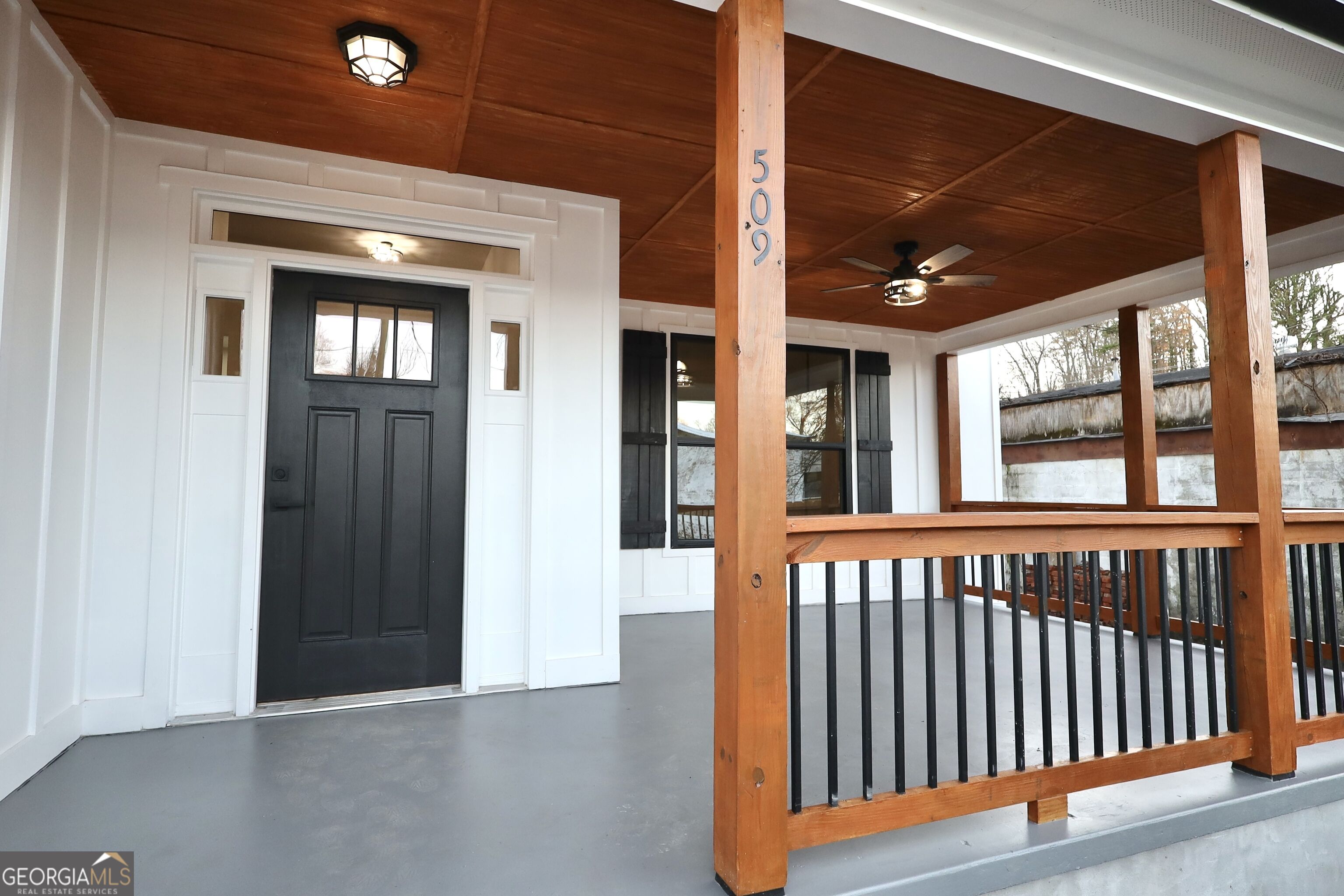 509 College Street Property Photo 2