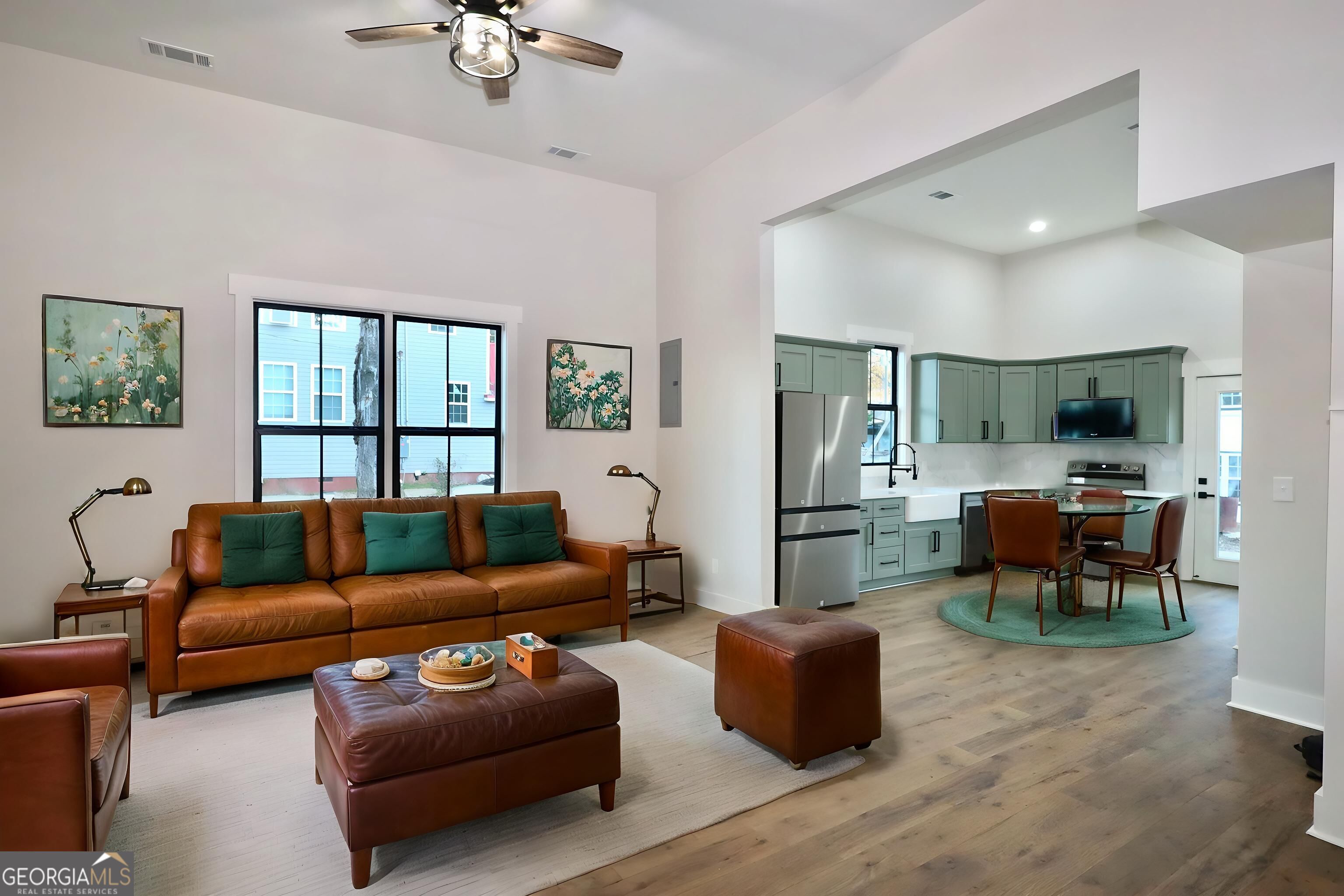 509 College Street Property Photo 5