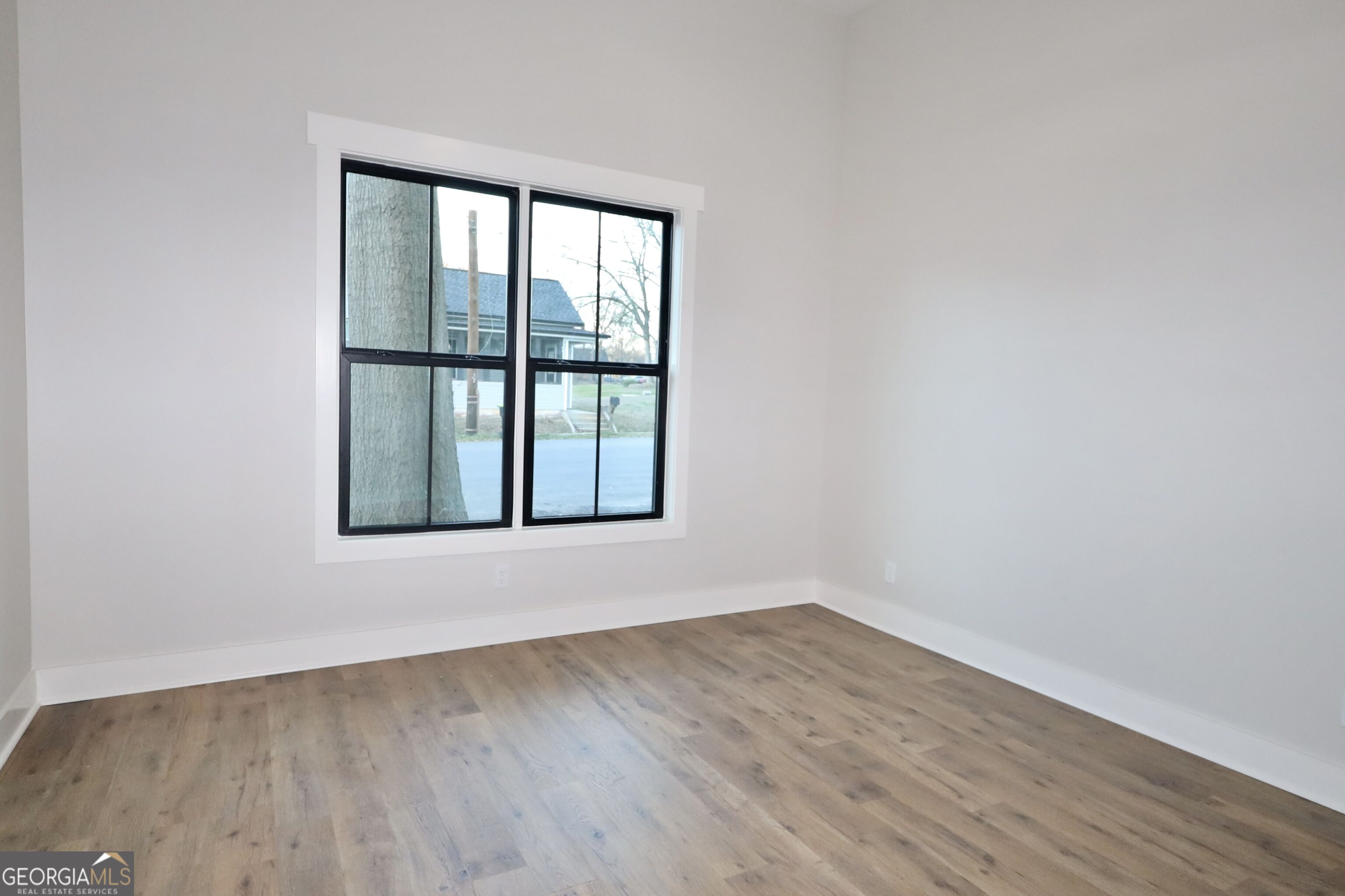 509 College Street Property Photo 10
