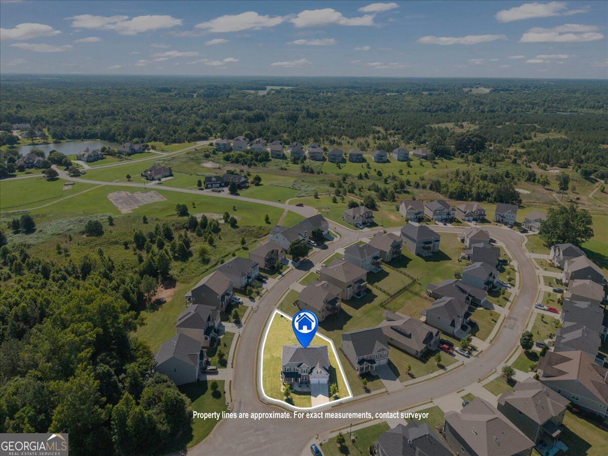 1250 Hawthorne Circle Property Photo 2