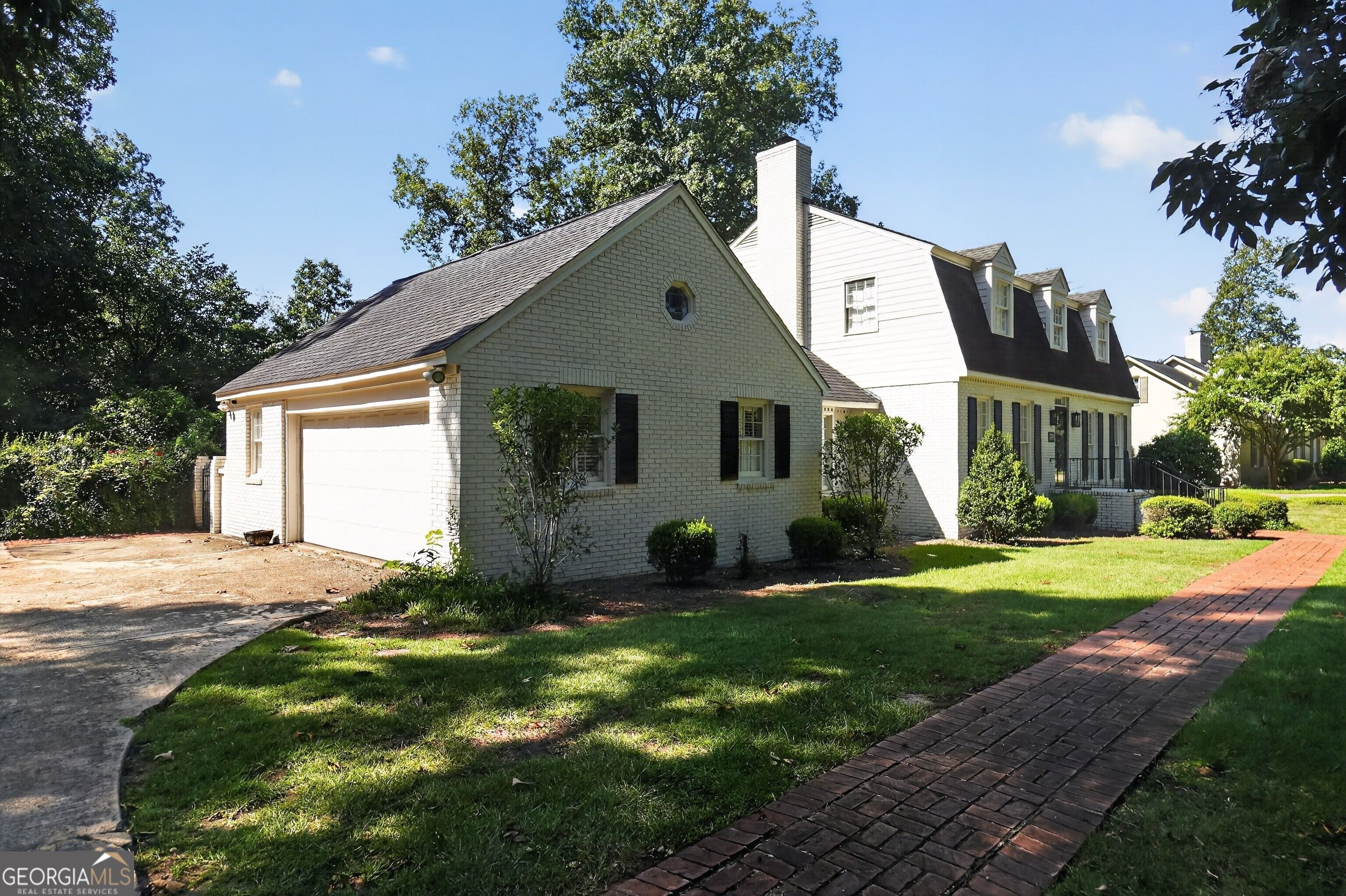 2210 E Doublegate Drive Property Photo 4