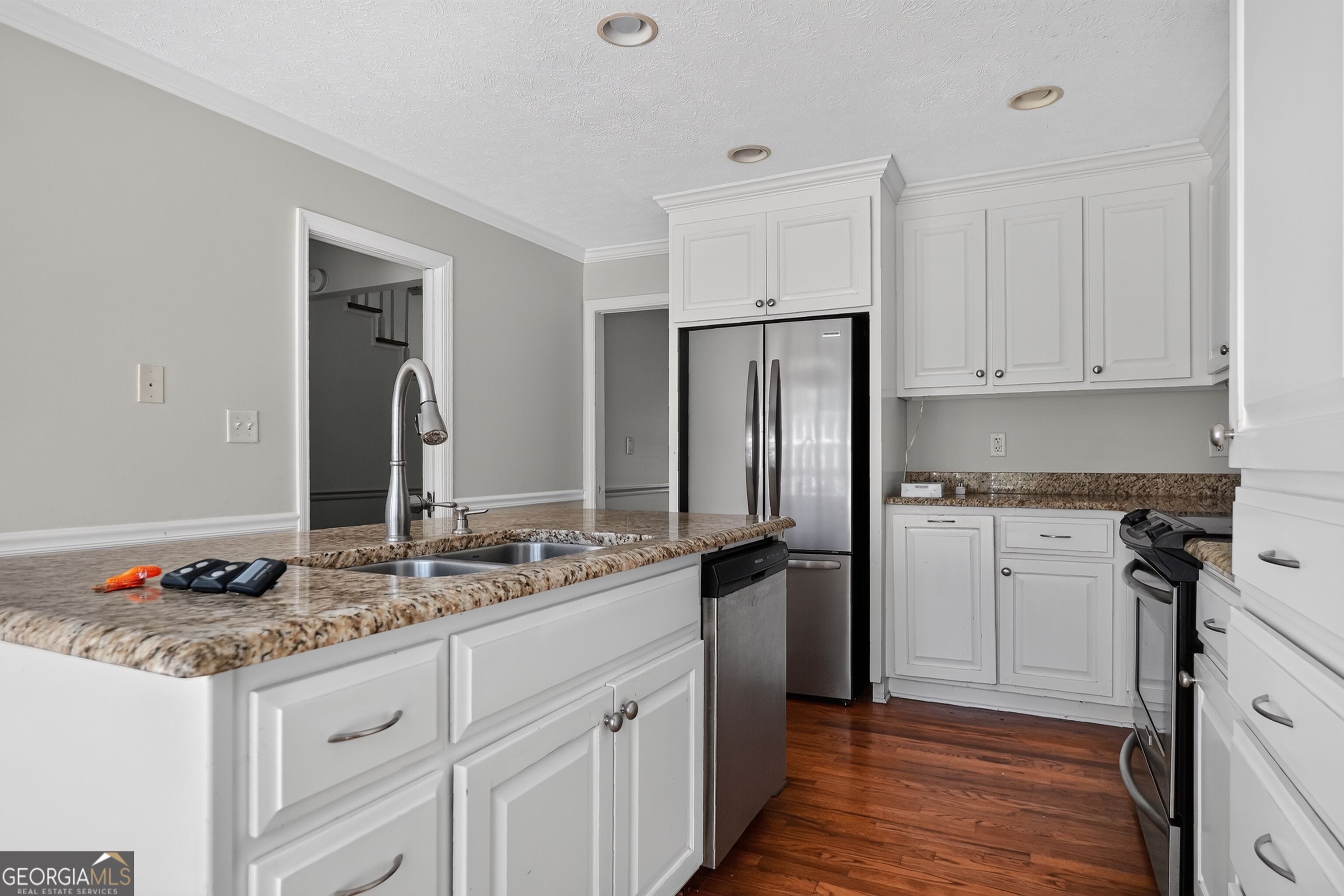 2210 E Doublegate Drive Property Photo 6