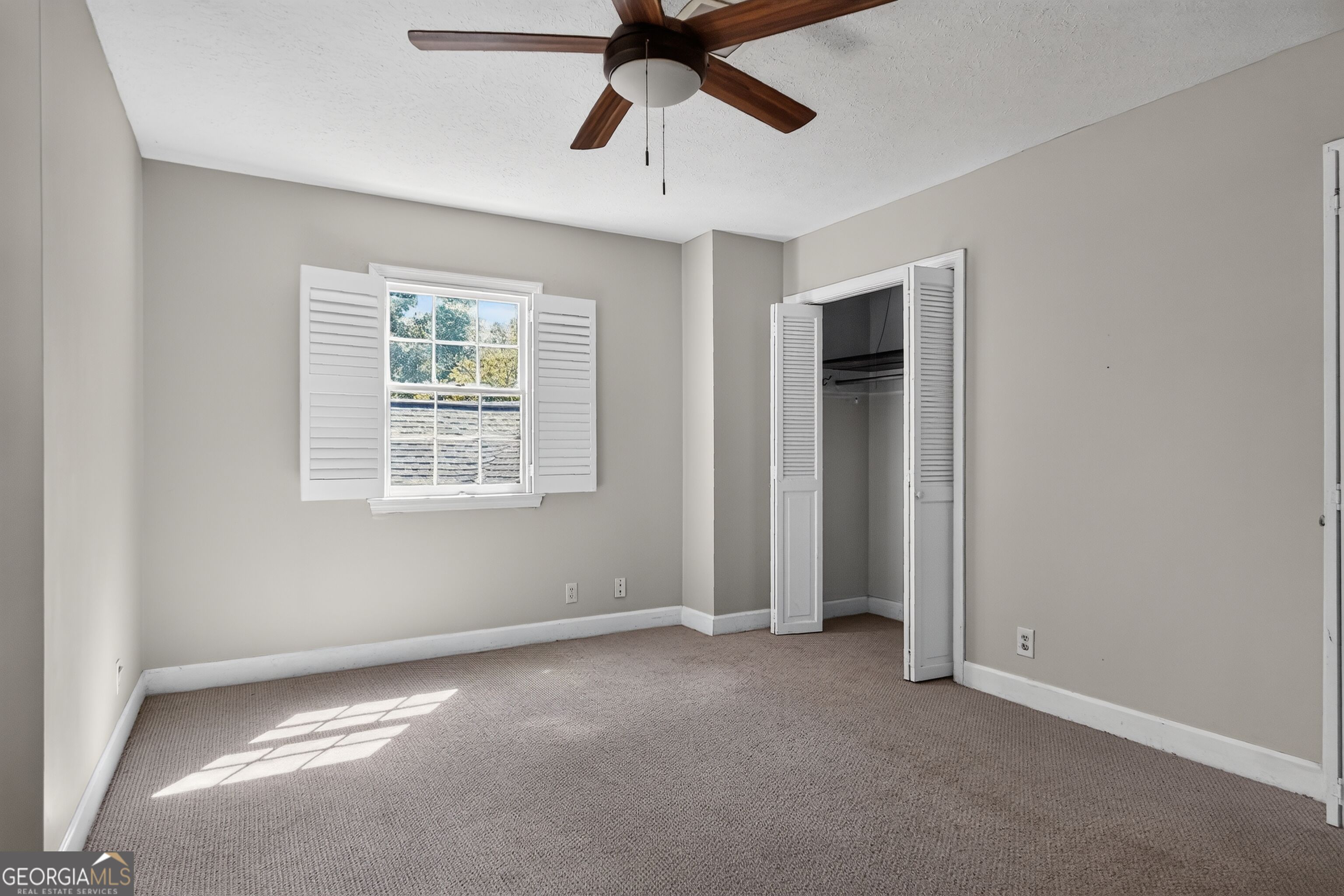 2210 E Doublegate Drive Property Photo 21