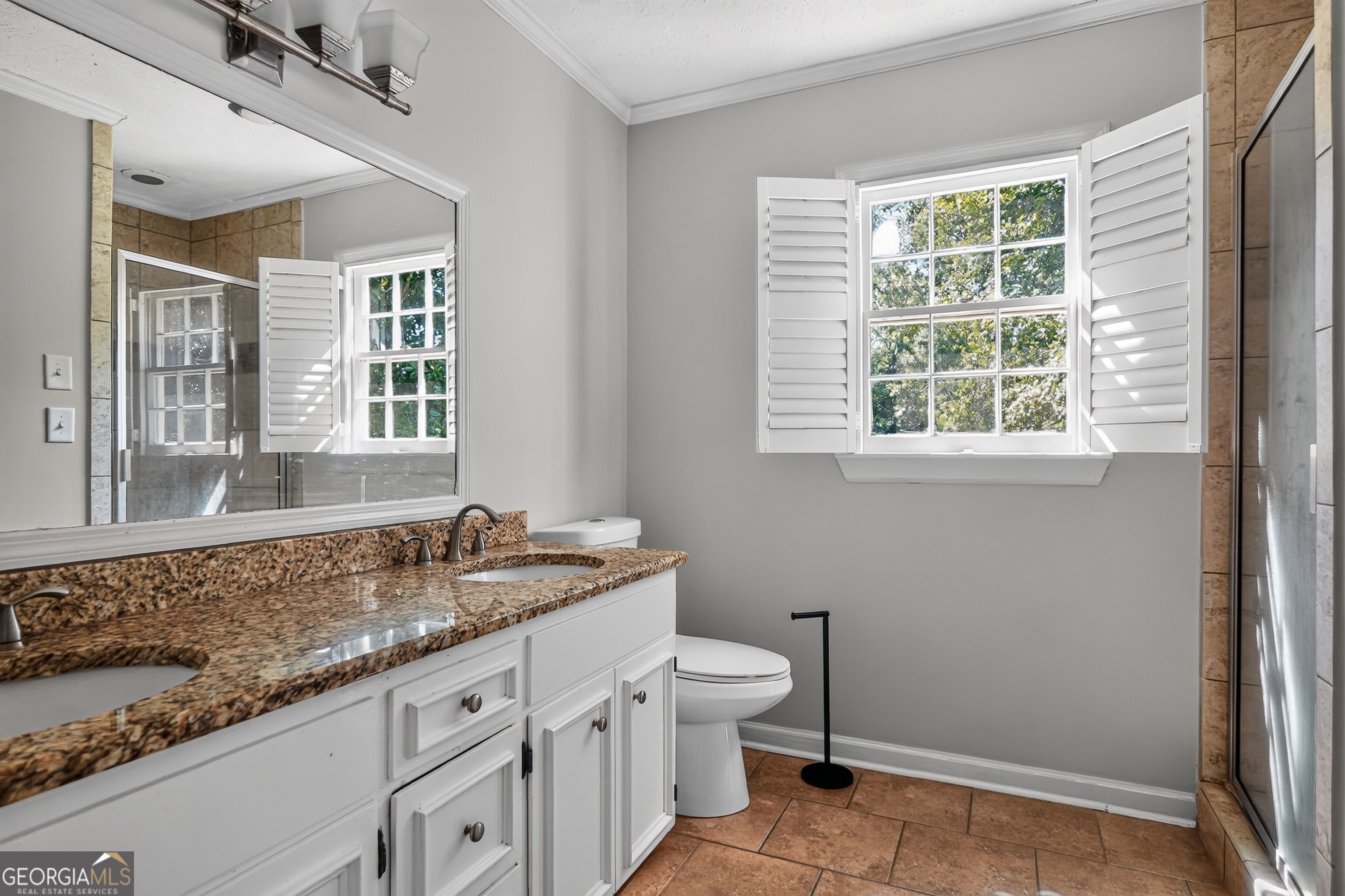 2210 E Doublegate Drive Property Photo 34