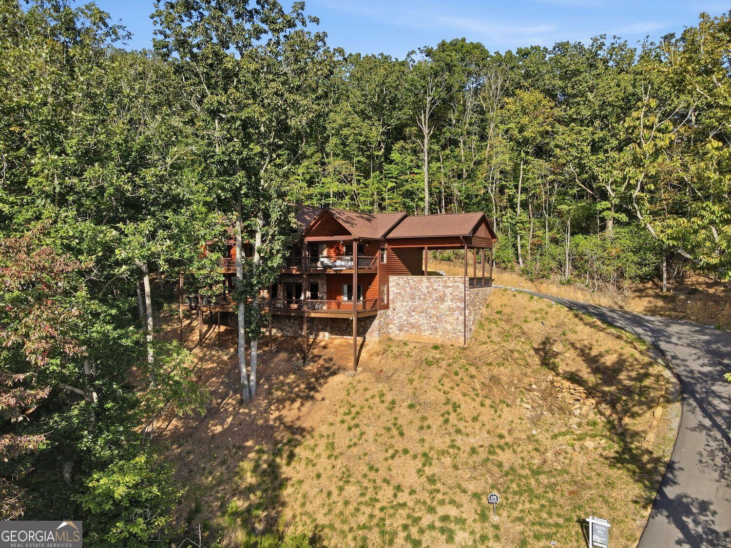 175 Stuart Drive Property Photo 3