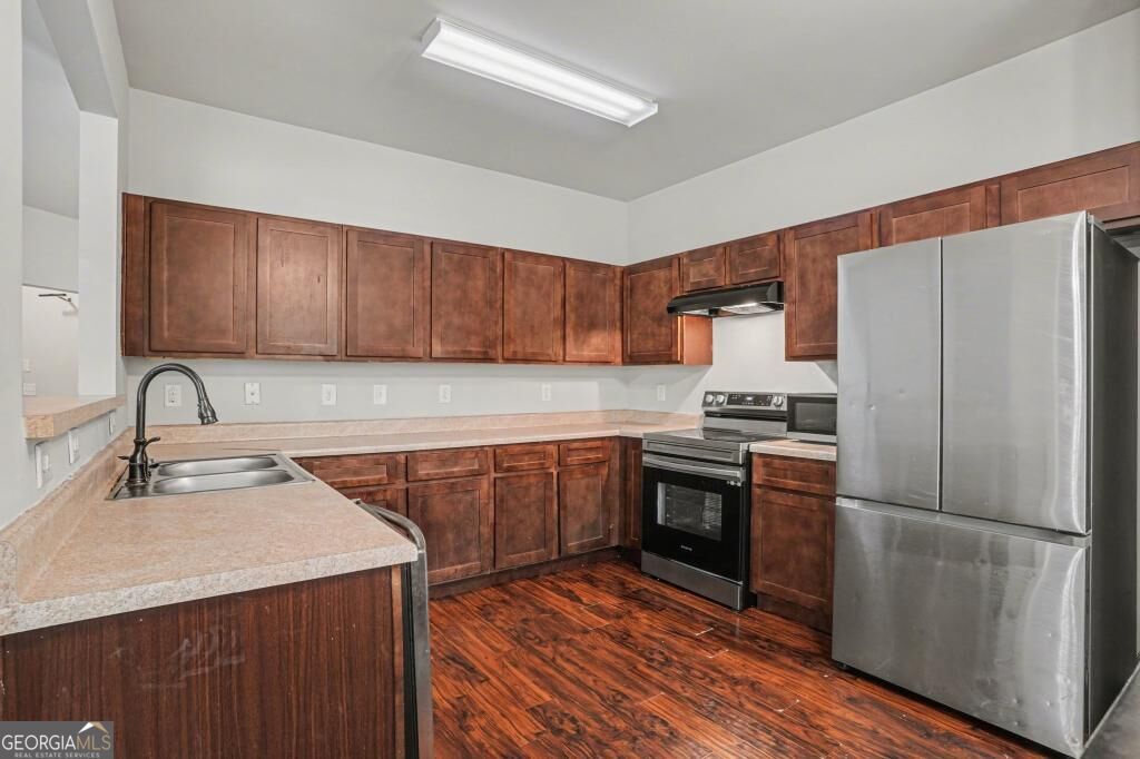 1517 Arbor Place Drive Property Photo 4