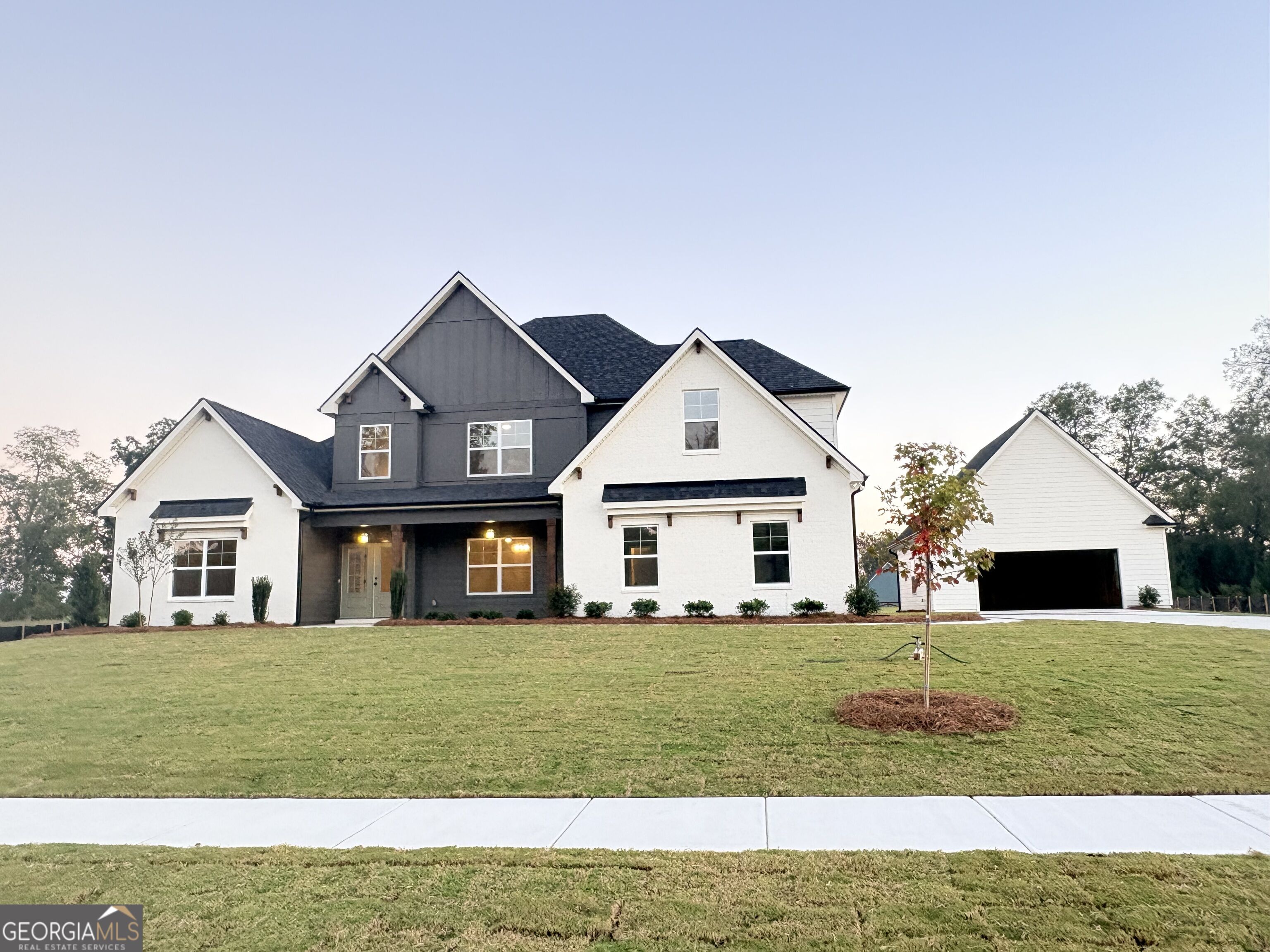 144 Gloria Cove Property Photo 1