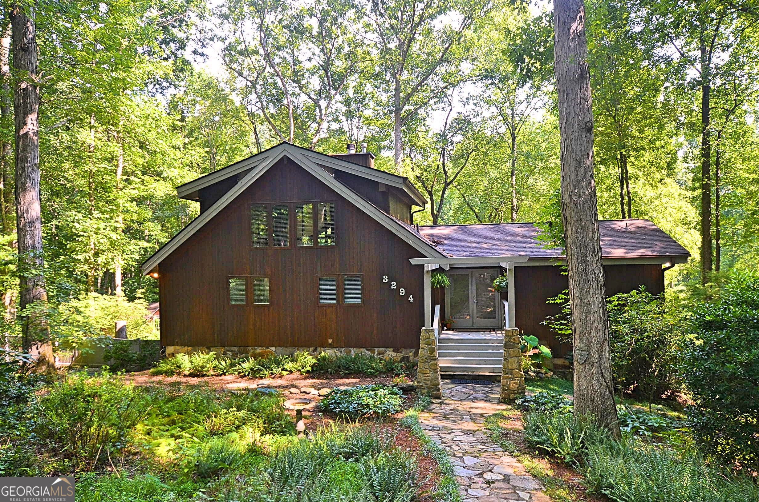 3294 Creekside Drive Property Photo 1