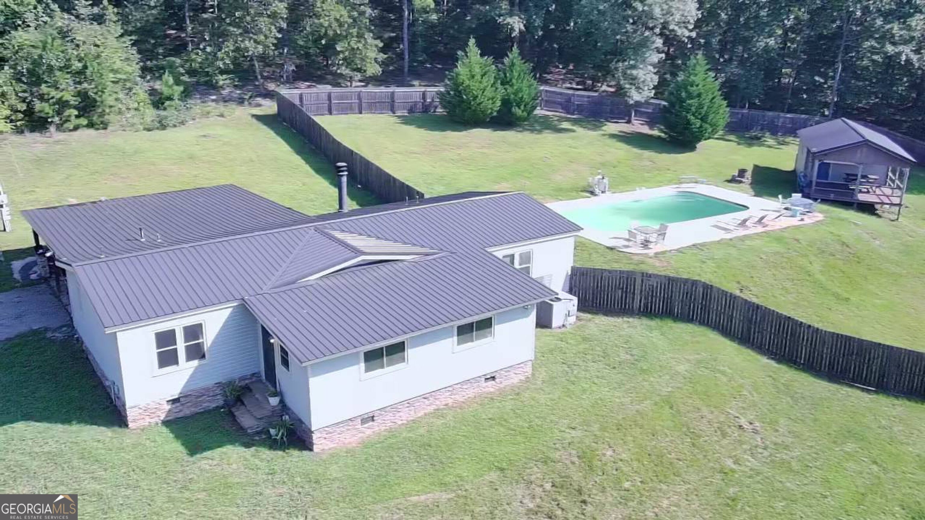 1812 Pickard Road Property Photo 2
