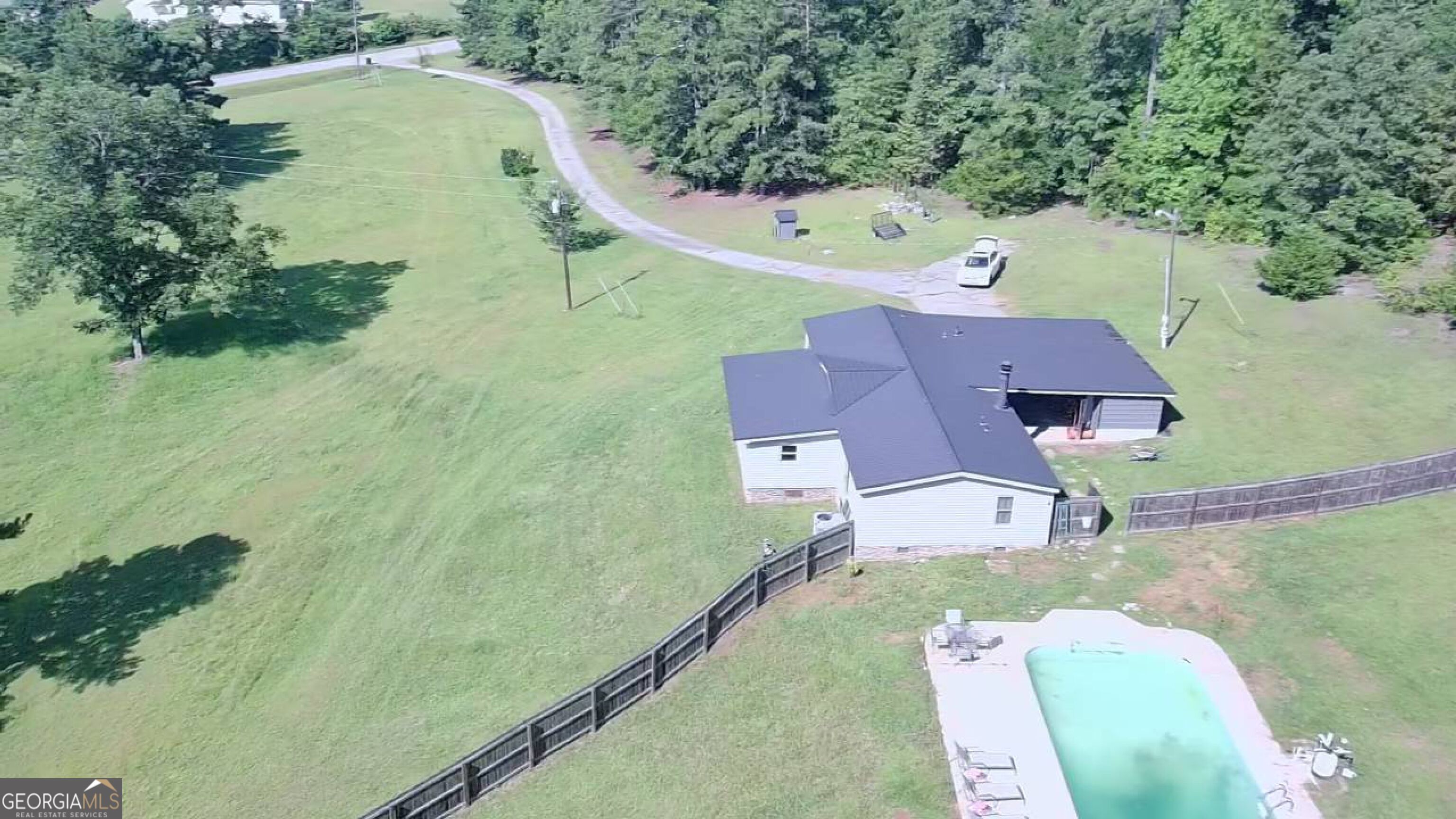 1812 Pickard Road Property Photo 6
