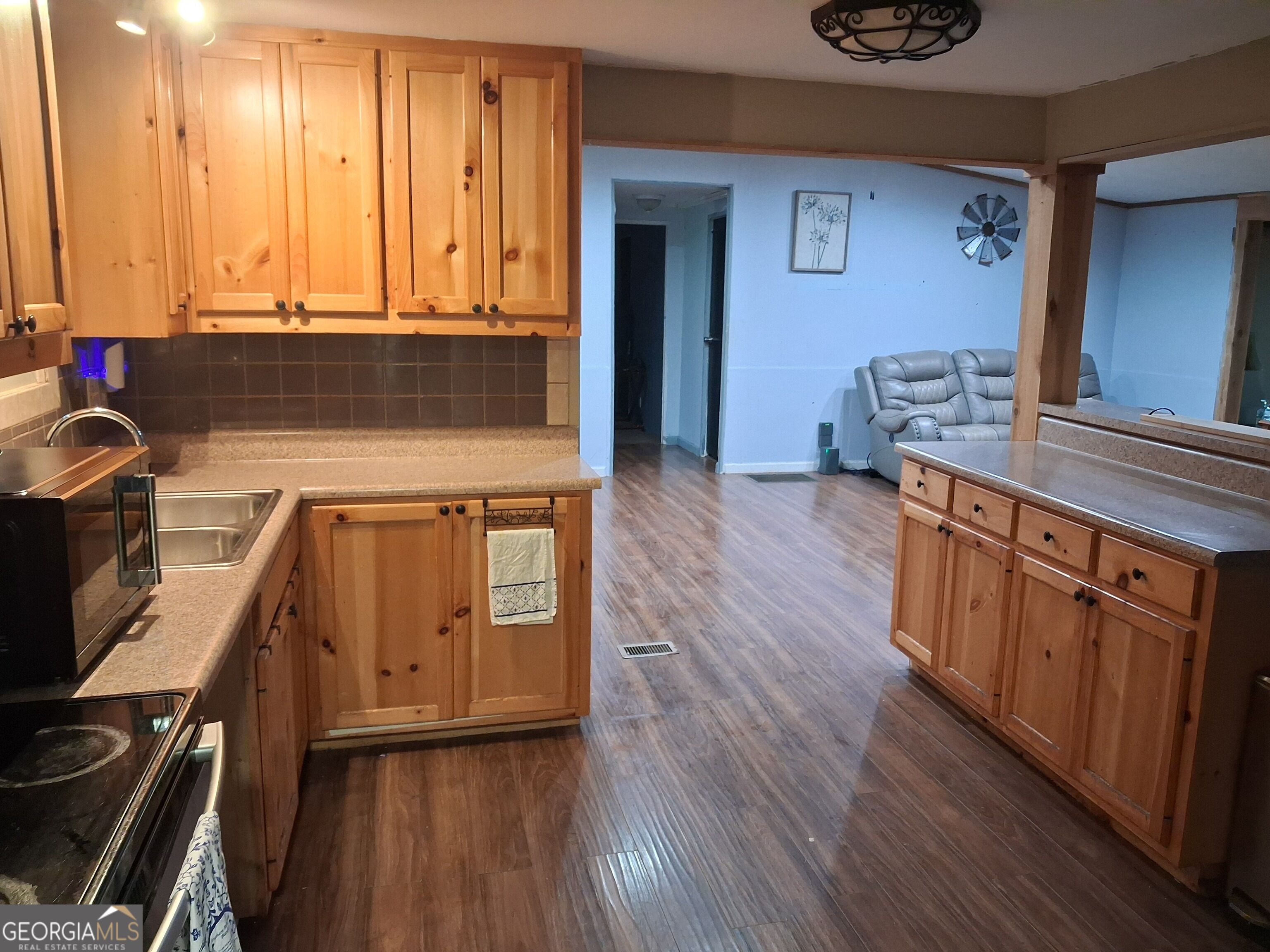 1812 Pickard Road Property Photo 11