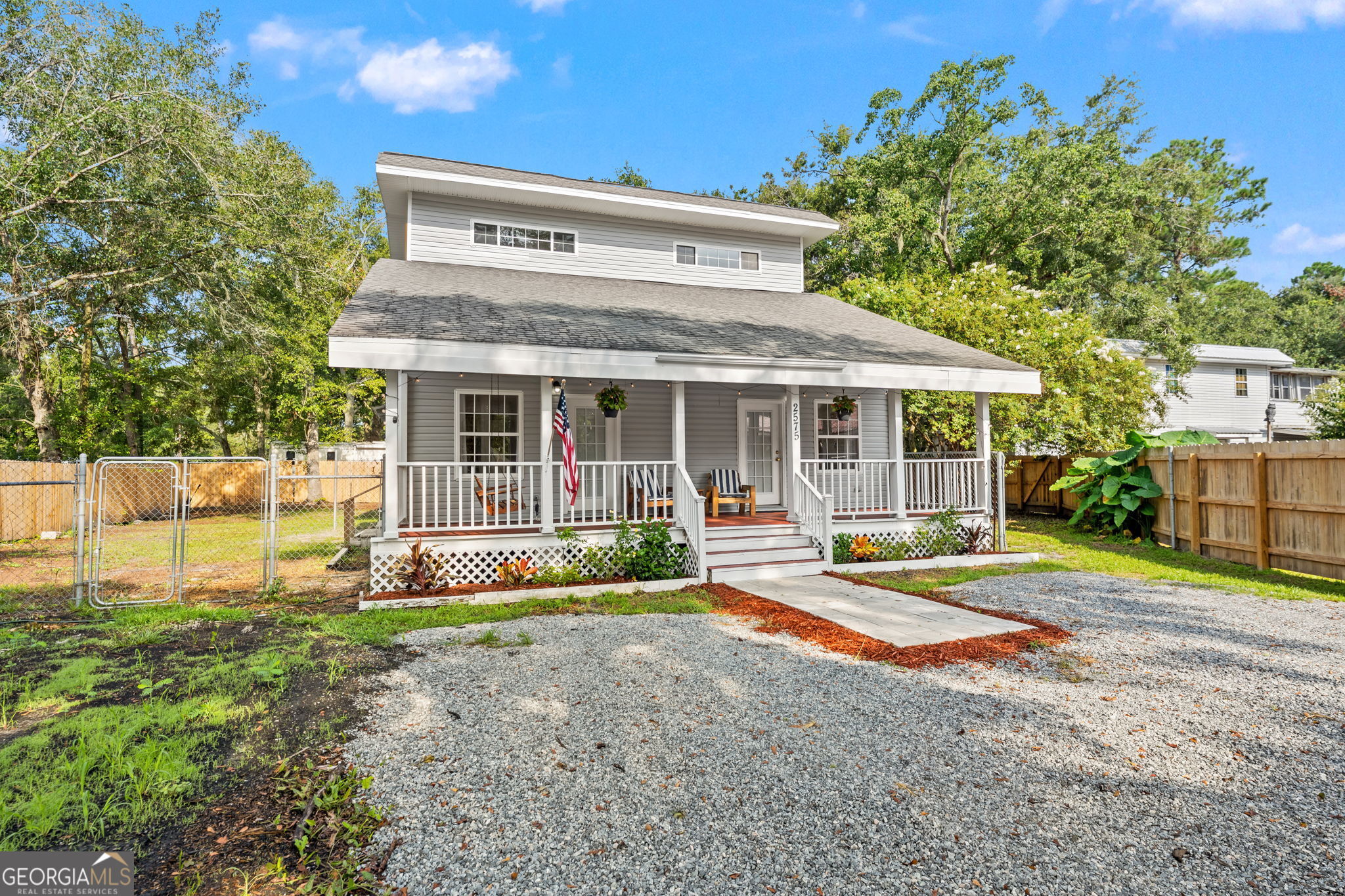 2575 Douglas Drive Property Photo 1