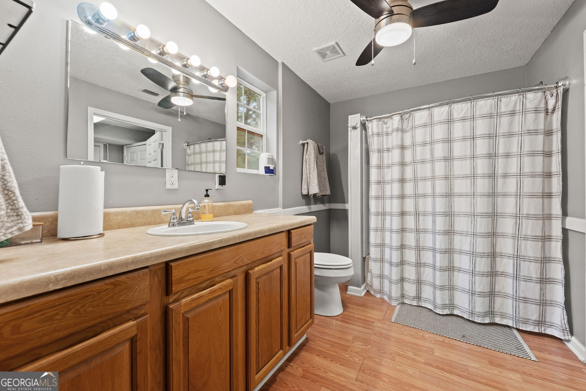 2575 Douglas Drive Property Photo 18