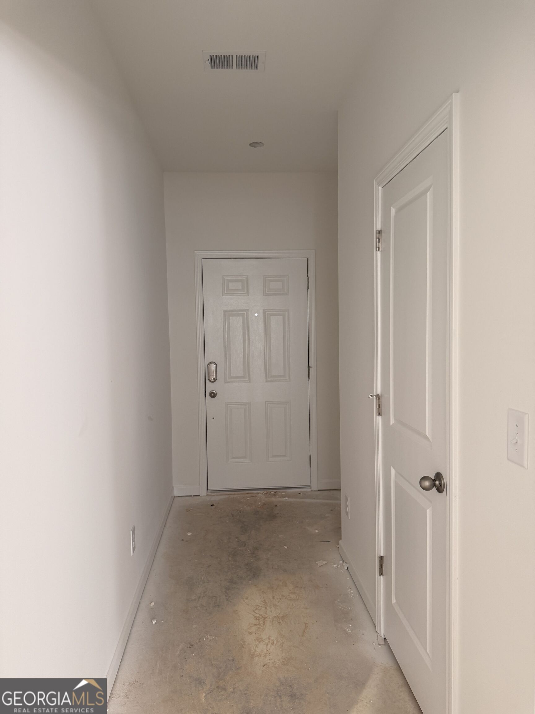 1219 Park Center Circle Property Photo 5