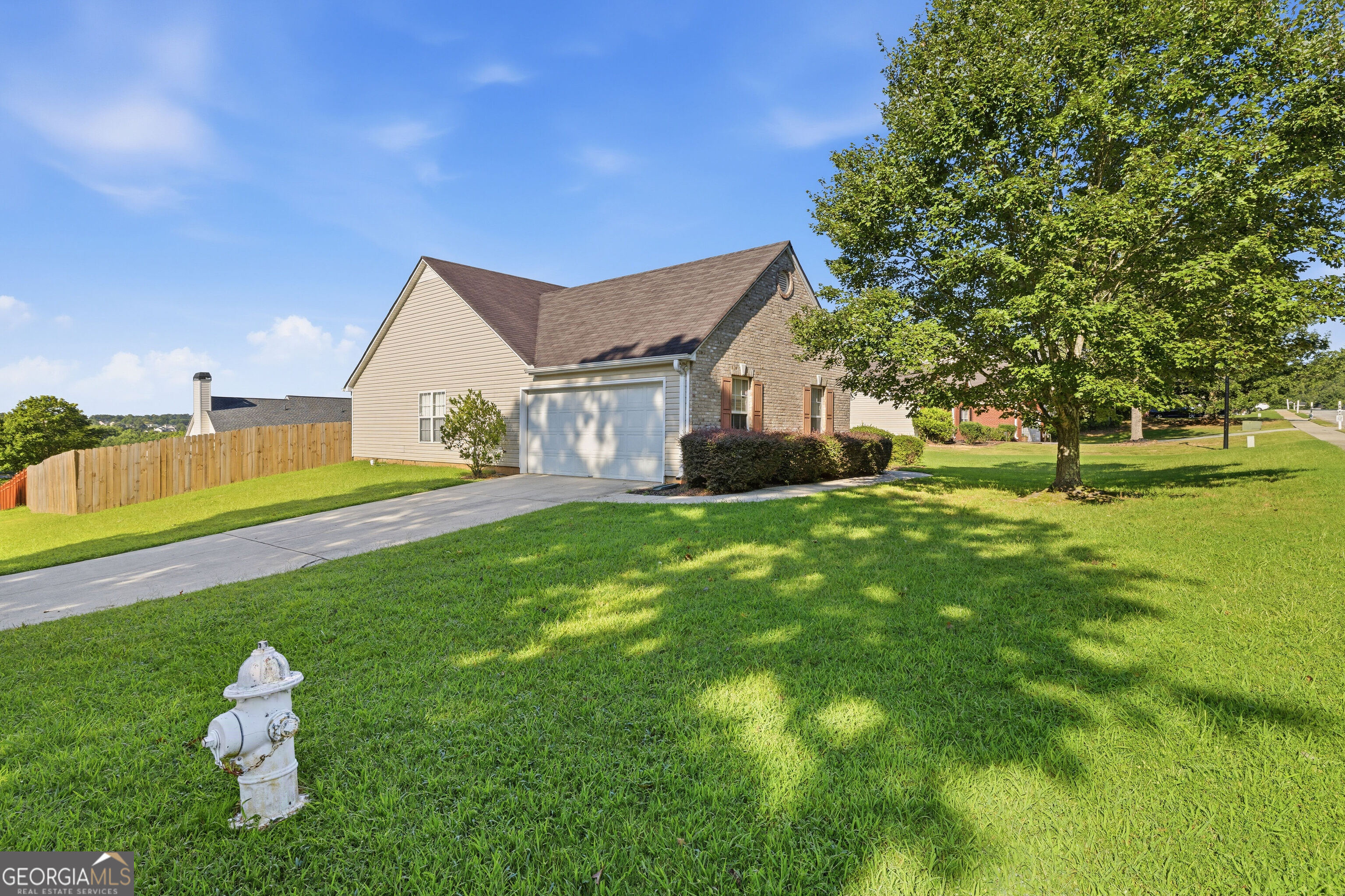 2230 Blue Ridge Lane Property Photo 2