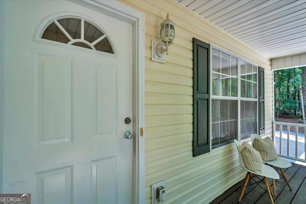 531 Starling Drive Property Photo 3