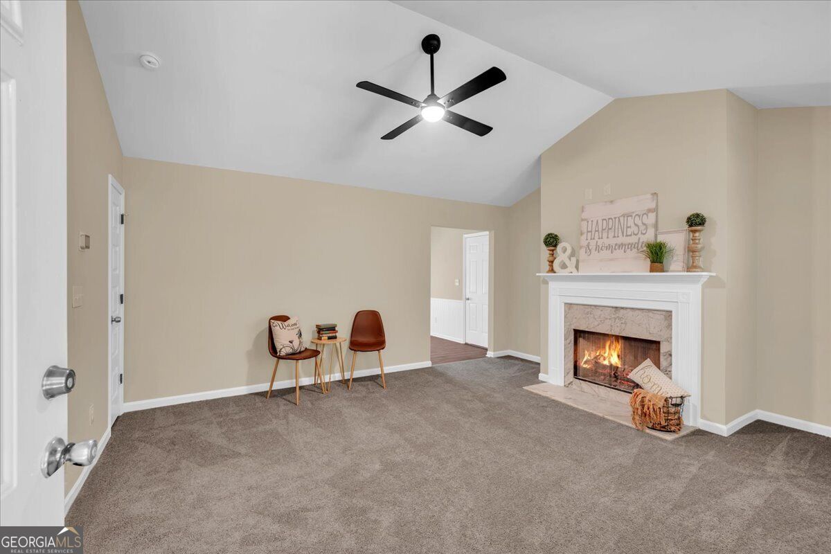 531 Starling Drive Property Photo 5