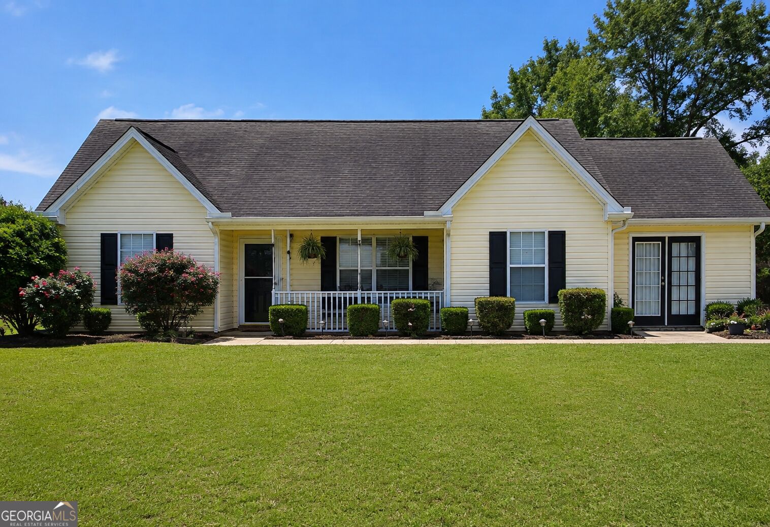 132 Royal Court Property Photo 1