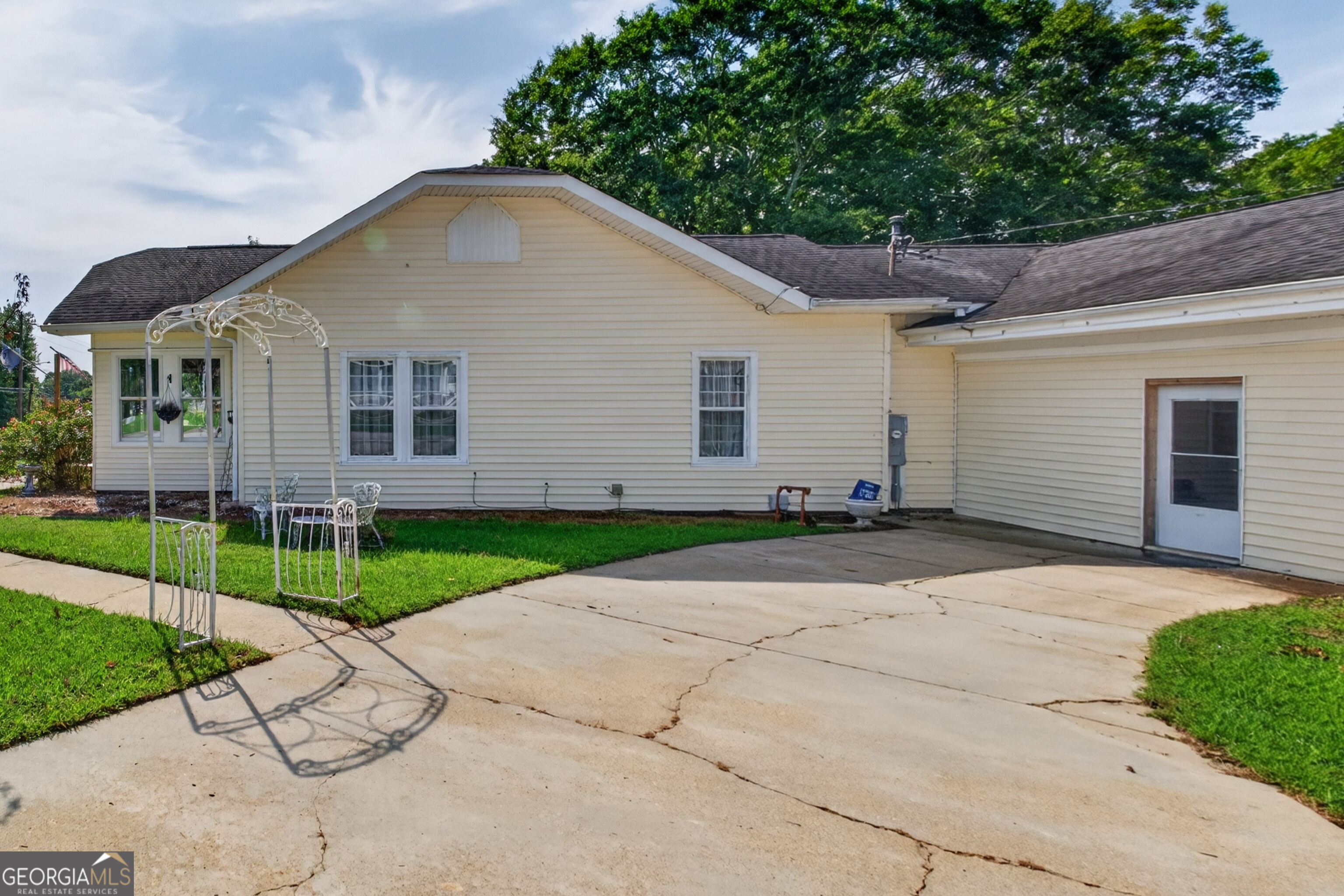 30 Tallapoosa Street Property Photo 6