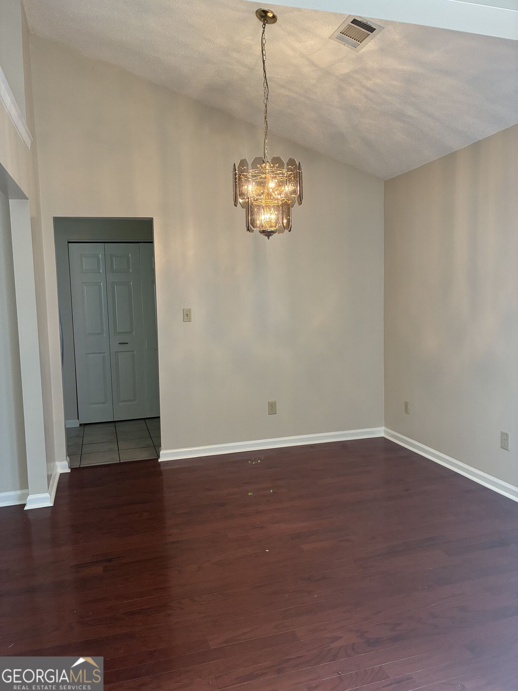 6671 Chesepeake Trail Property Photo 7