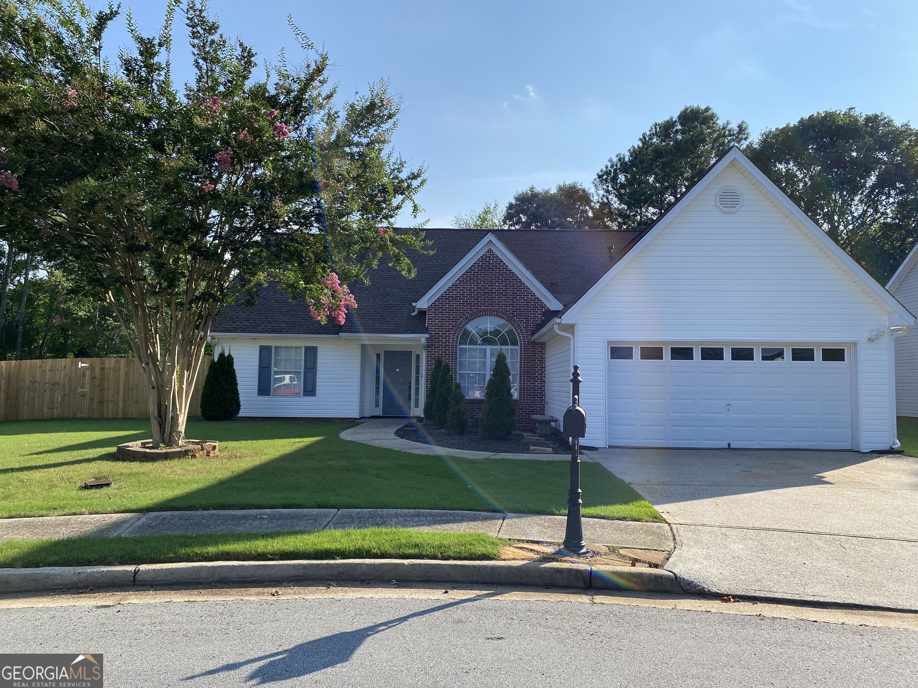 900 Harbins View Drive Property Photo 2