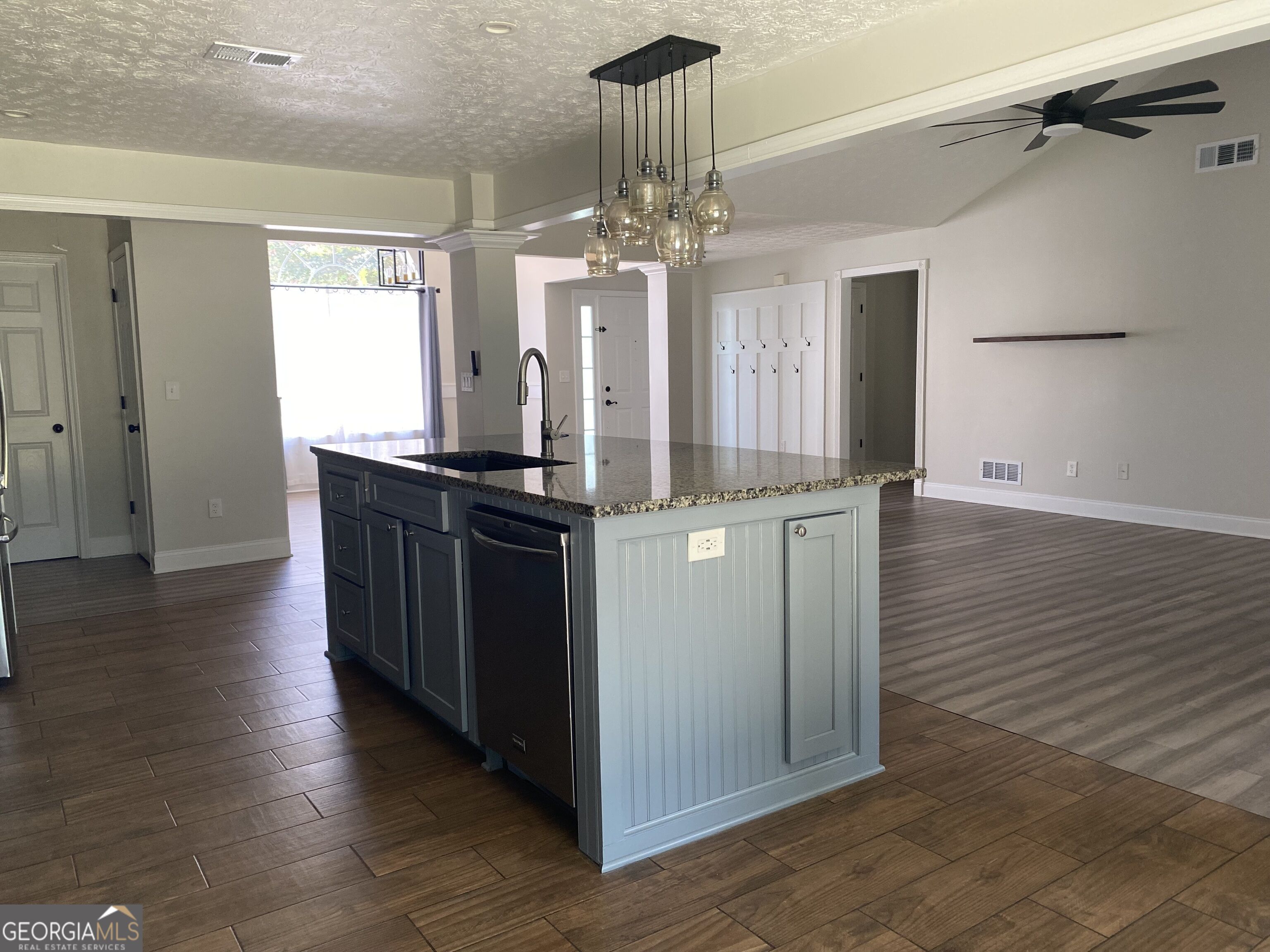 900 Harbins View Drive Property Photo 10