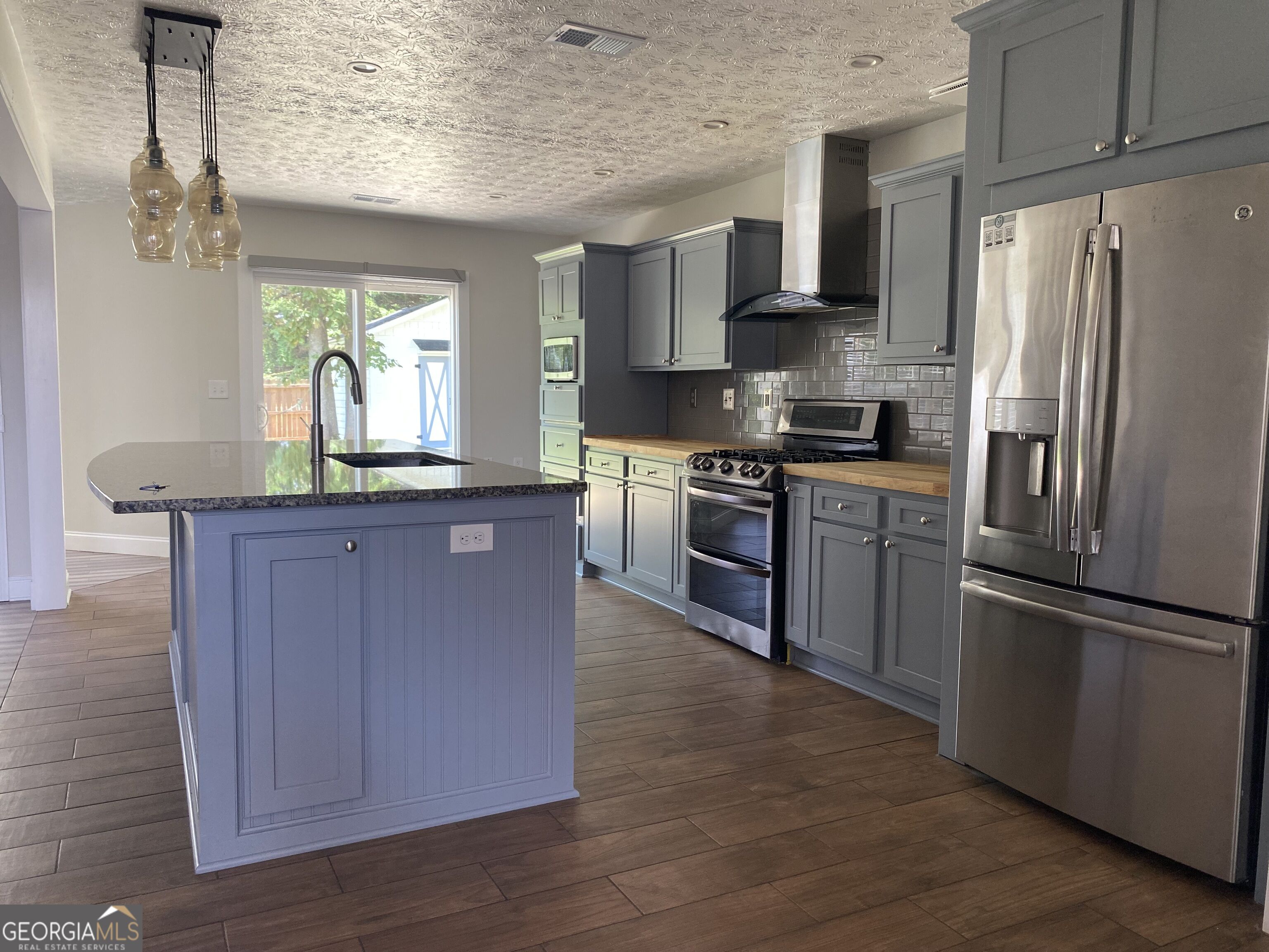 900 Harbins View Drive Property Photo 11
